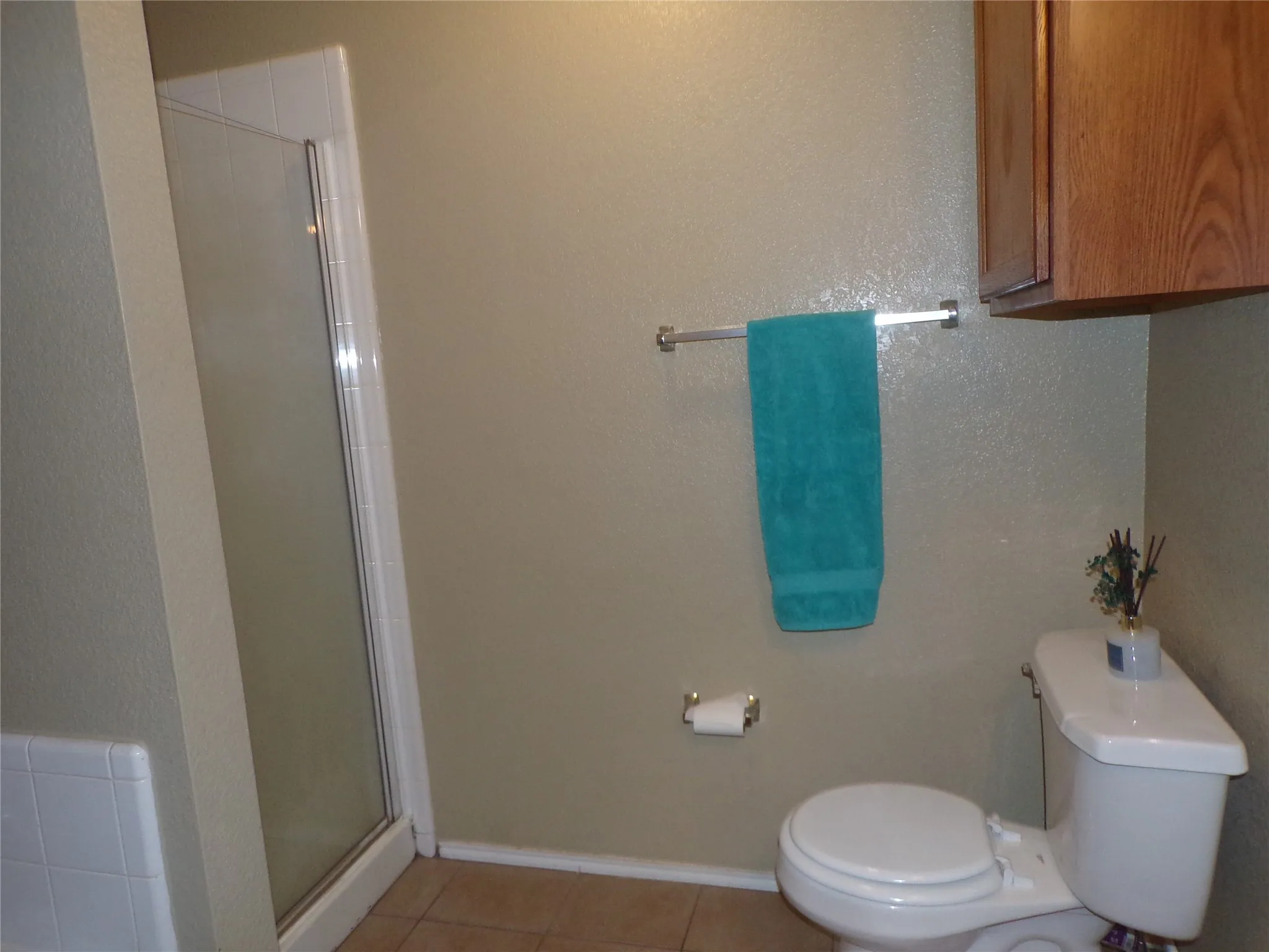 With separate shower