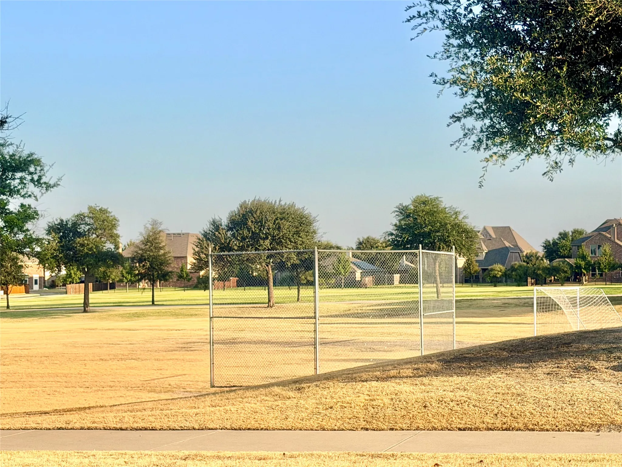 Single Family Residence For Rent in Collin County , 529 Laredo Drive, Murphy, Texas 75094, 3 Bedroom, 2 Bathroom, 2 Garage spaces, 1,832 Sqft, built in 2005, mls#21378092, Real Estate Agent in Murphy, Homes For Rent in Collin county, Homes For Rent in Murphy, Realtor in Murphy Texas, Real Estate Brokerage Independent Realty Texas, Luminita Cordes Realtor