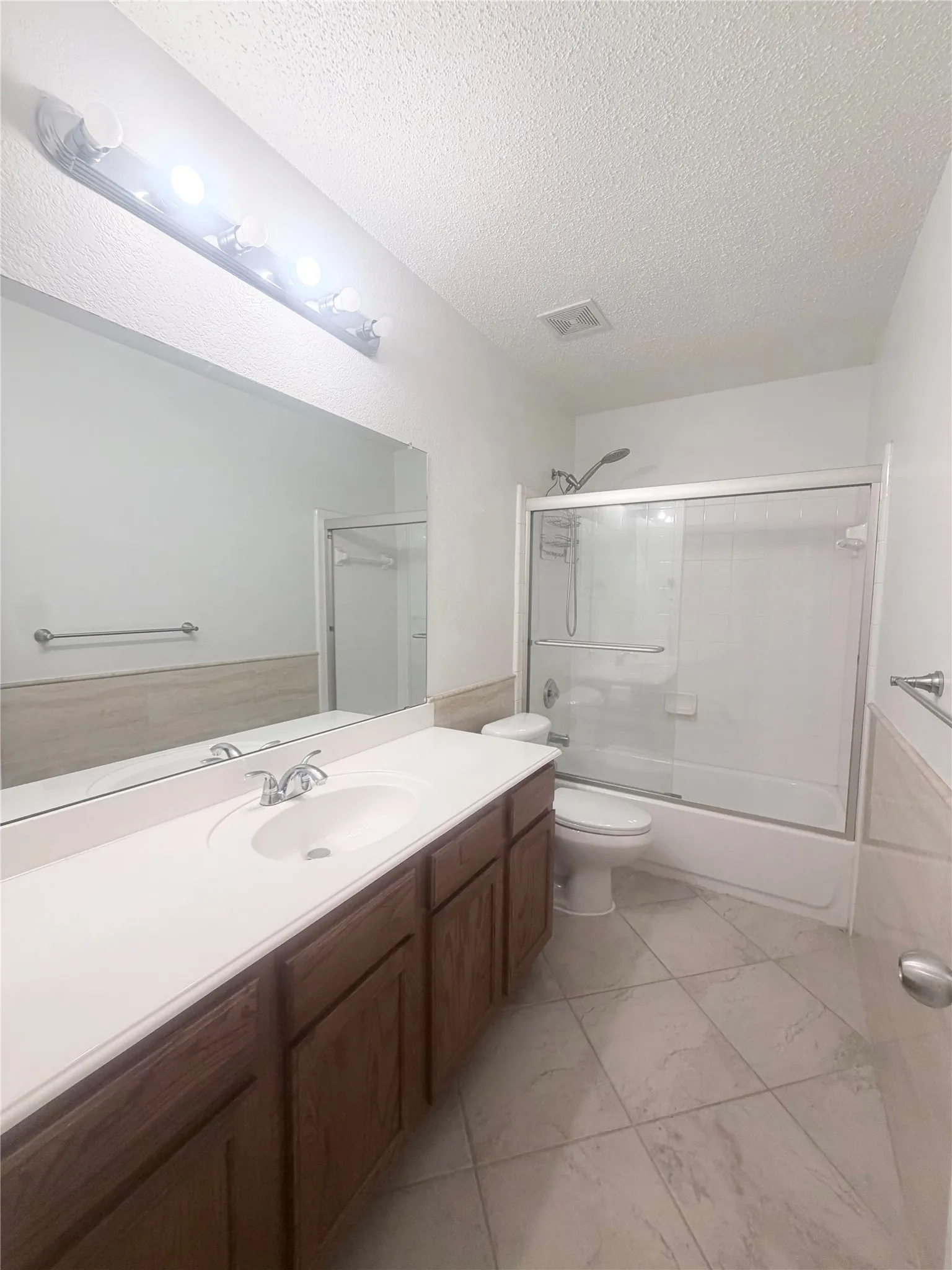 Single Family Residence For Rent in Collin County , 529 Laredo Drive, Murphy, Texas 75094, 3 Bedroom, 2 Bathroom, 2 Garage spaces, 1,832 Sqft, built in 2005, mls#21378092, Real Estate Agent in Murphy, Homes For Rent in Collin county, Homes For Rent in Murphy, Realtor in Murphy Texas, Real Estate Brokerage Independent Realty Texas, Luminita Cordes Realtor