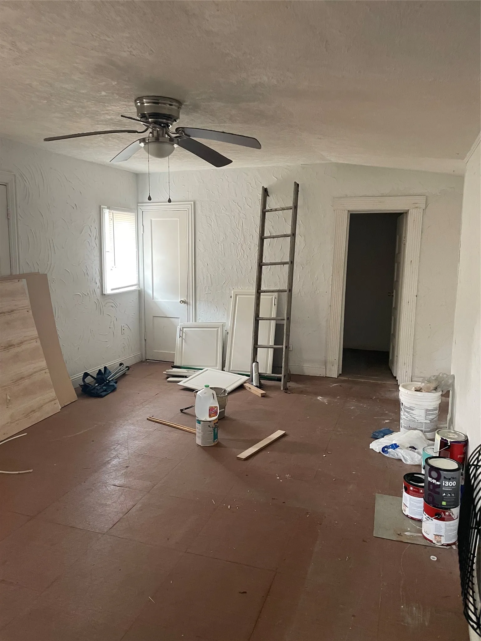 Living area in Guest Quarters