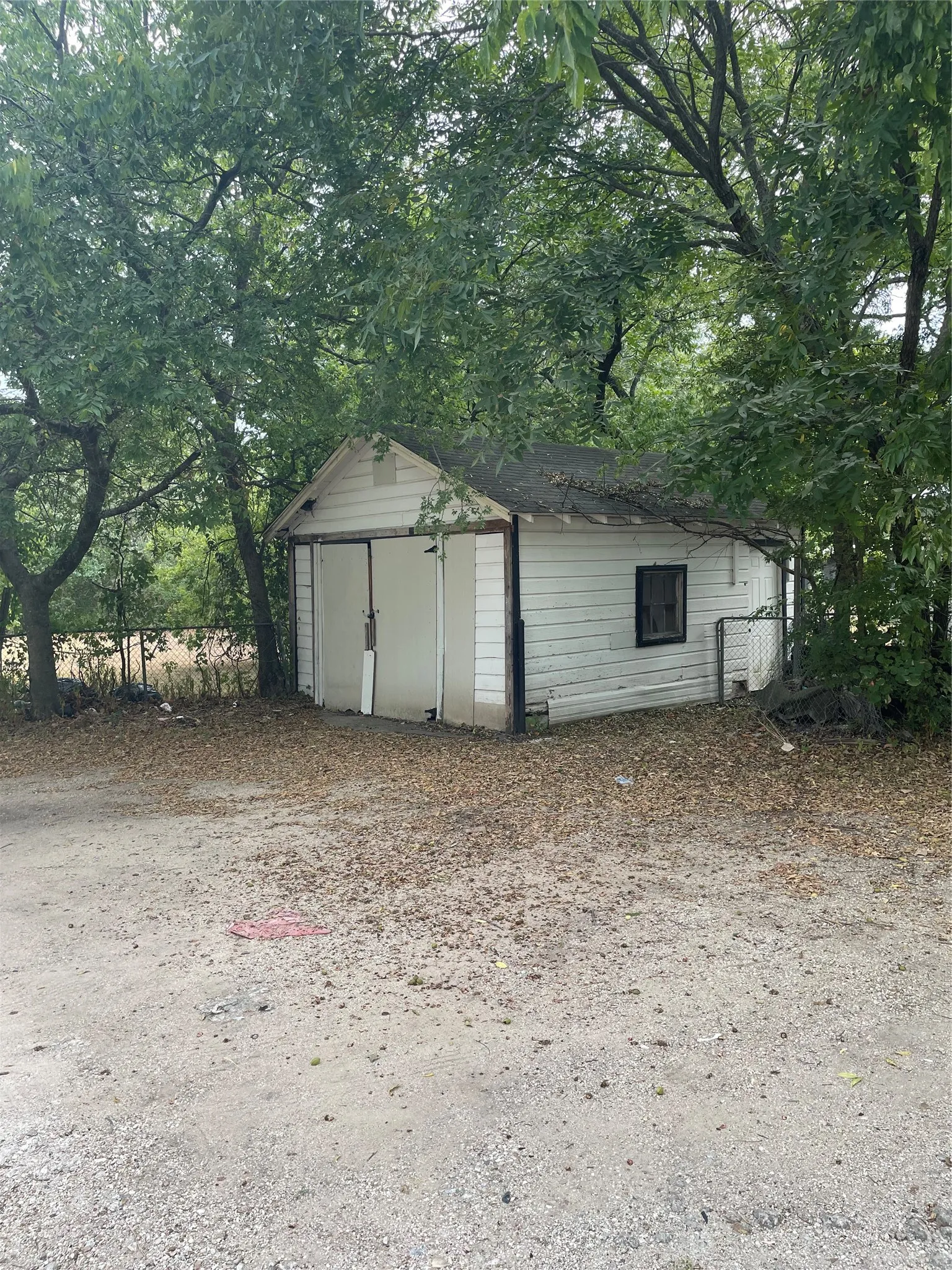 Detached Garage