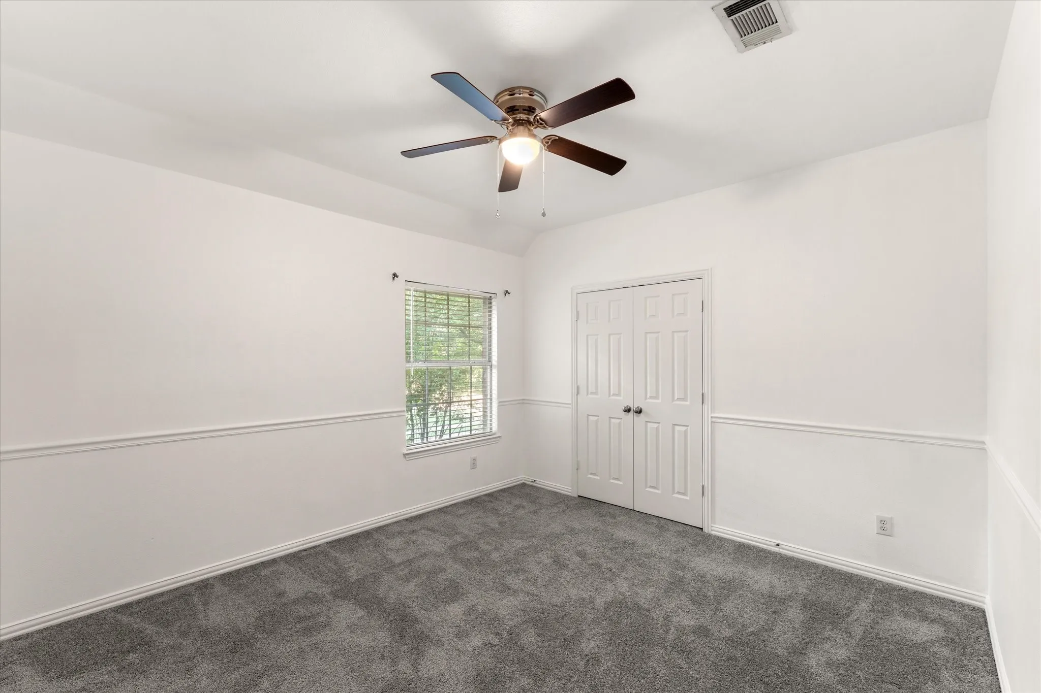 Single Family Residence For Sale in Tarrant County , 815 Forest Lakes Drive, Keller, Texas 76248, 4 Bedroom, 4 Bathroom, 3 Garage spaces, 3,474 Sqft, built in 1999, mls#21378196, Real Estate Agent in Keller, Homes For Sale in Tarrant county, Homes For Sale in Keller, Realtor in Keller Texas, Real Estate Brokerage Independent Realty Texas, Luminita Cordes Realtor