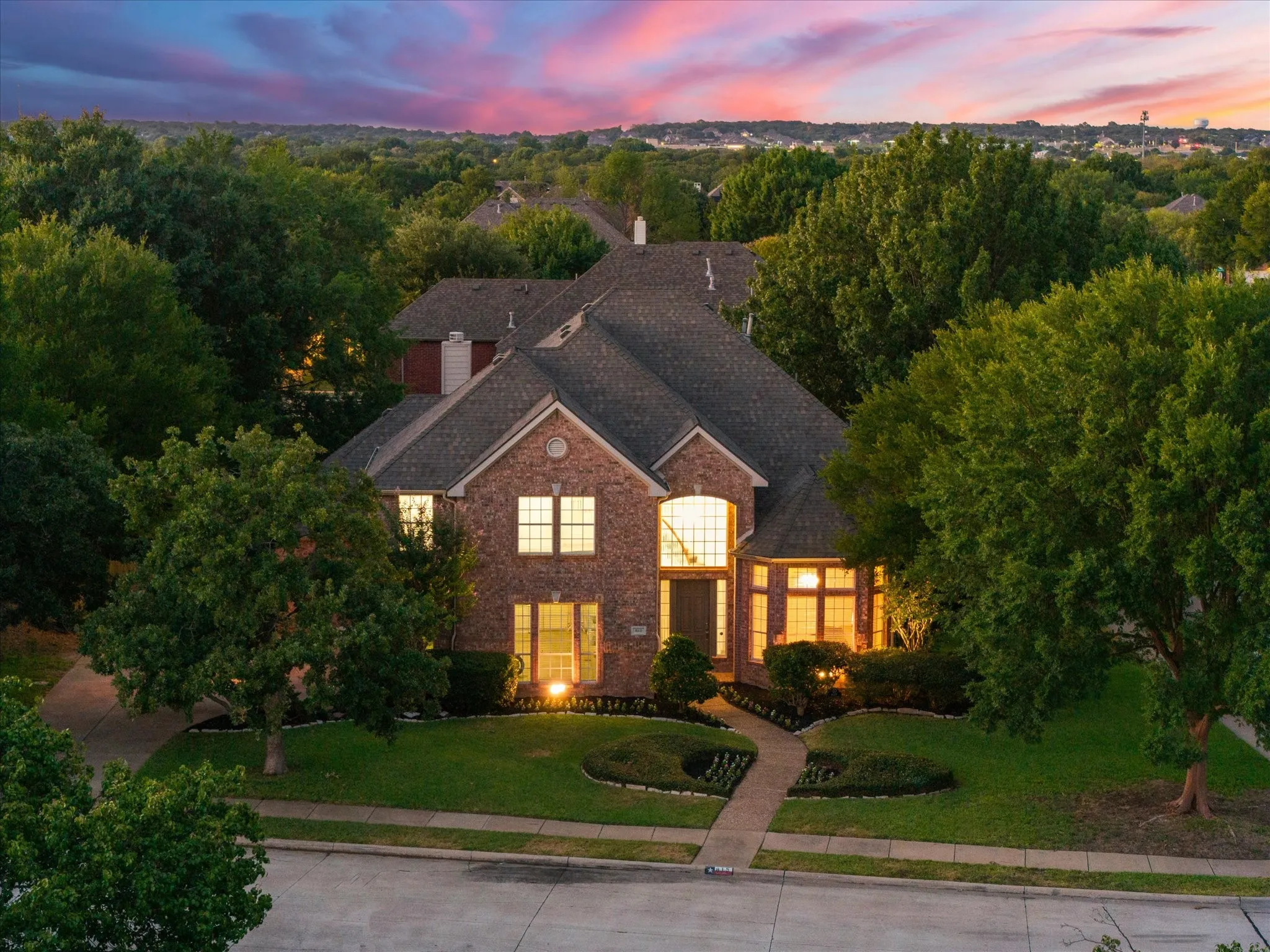 Single Family Residence For Sale in Tarrant County , 815 Forest Lakes Drive, Keller, Texas 76248, 4 Bedroom, 4 Bathroom, 3 Garage spaces, 3,474 Sqft, built in 1999, mls#21378196, Real Estate Agent in Keller, Homes For Sale in Tarrant county, Homes For Sale in Keller, Realtor in Keller Texas, Real Estate Brokerage Independent Realty Texas, Luminita Cordes Realtor