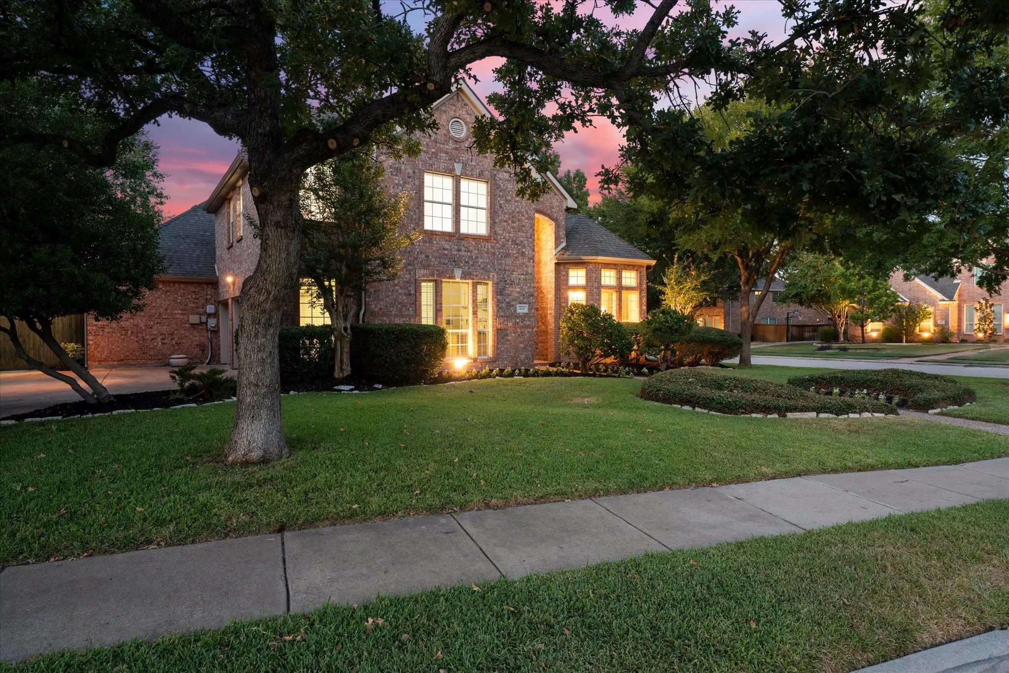Single Family Residence For Sale in Tarrant County , 815 Forest Lakes Drive, Keller, Texas 76248, 4 Bedroom, 4 Bathroom, 3 Garage spaces, 3,474 Sqft, built in 1999, mls#21378196, Real Estate Agent in Keller, Homes For Sale in Tarrant county, Homes For Sale in Keller, Realtor in Keller Texas, Real Estate Brokerage Independent Realty Texas, Luminita Cordes Realtor