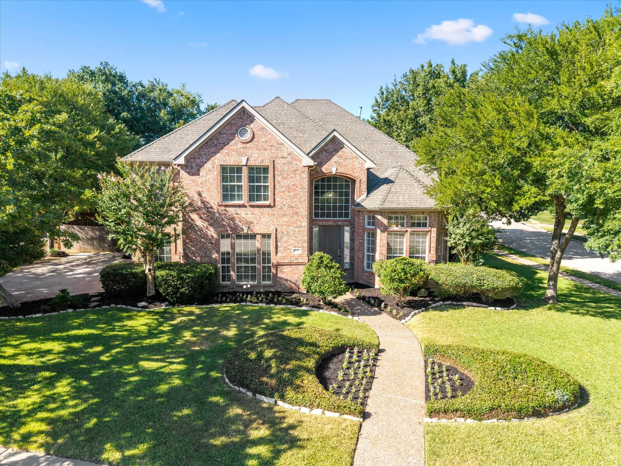 Single Family Residence For Sale in Tarrant County , 815 Forest Lakes Drive, Keller, Texas 76248, 4 Bedroom, 4 Bathroom, 3 Garage spaces, 3,474 Sqft, built in 1999, mls#21378196, Real Estate Agent in Keller, Homes For Sale in Tarrant county, Homes For Sale in Keller, Realtor in Keller Texas, Real Estate Brokerage Independent Realty Texas, Luminita Cordes Realtor
