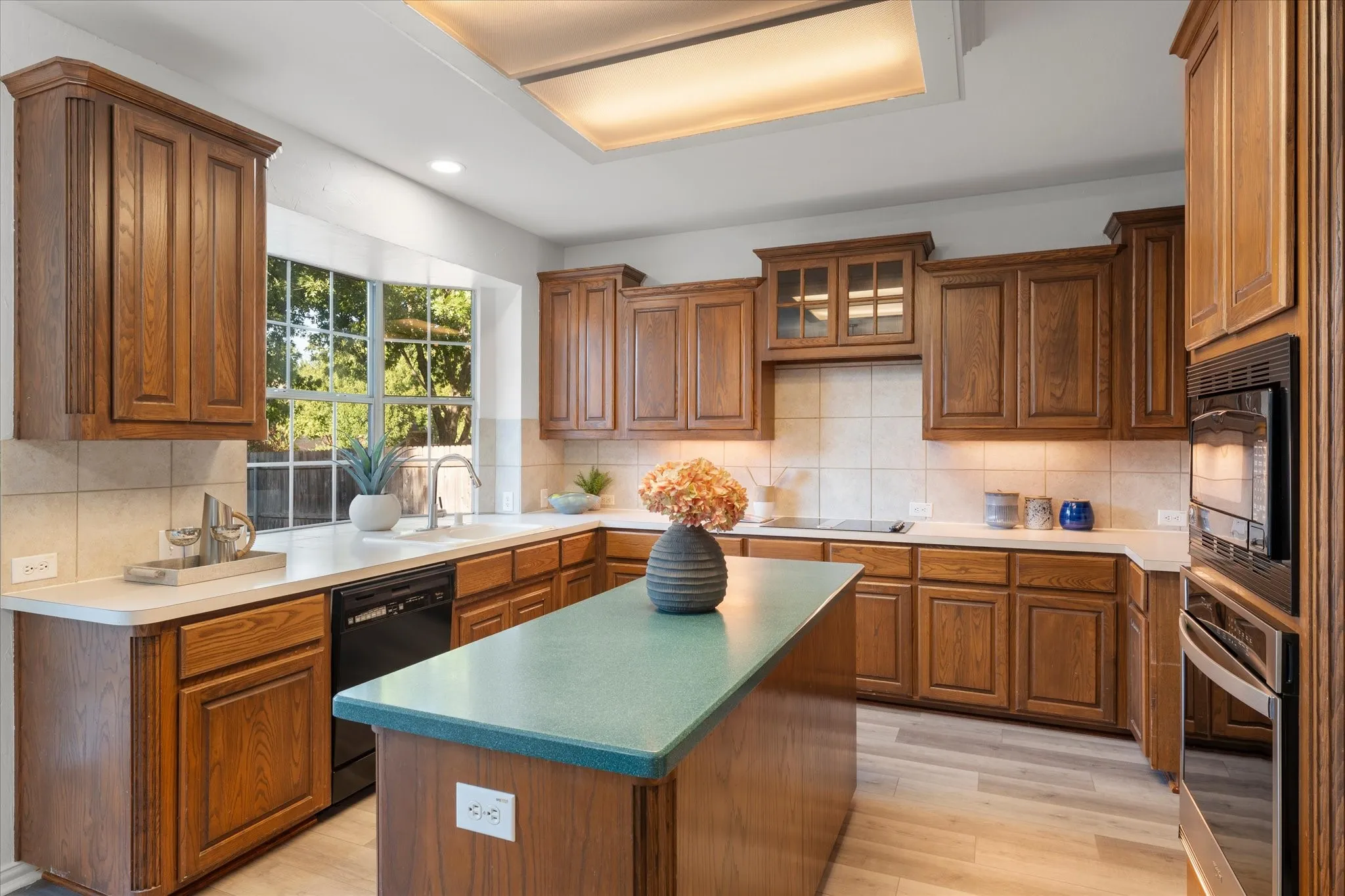 Single Family Residence For Sale in Tarrant County , 815 Forest Lakes Drive, Keller, Texas 76248, 4 Bedroom, 4 Bathroom, 3 Garage spaces, 3,474 Sqft, built in 1999, mls#21378196, Real Estate Agent in Keller, Homes For Sale in Tarrant county, Homes For Sale in Keller, Realtor in Keller Texas, Real Estate Brokerage Independent Realty Texas, Luminita Cordes Realtor