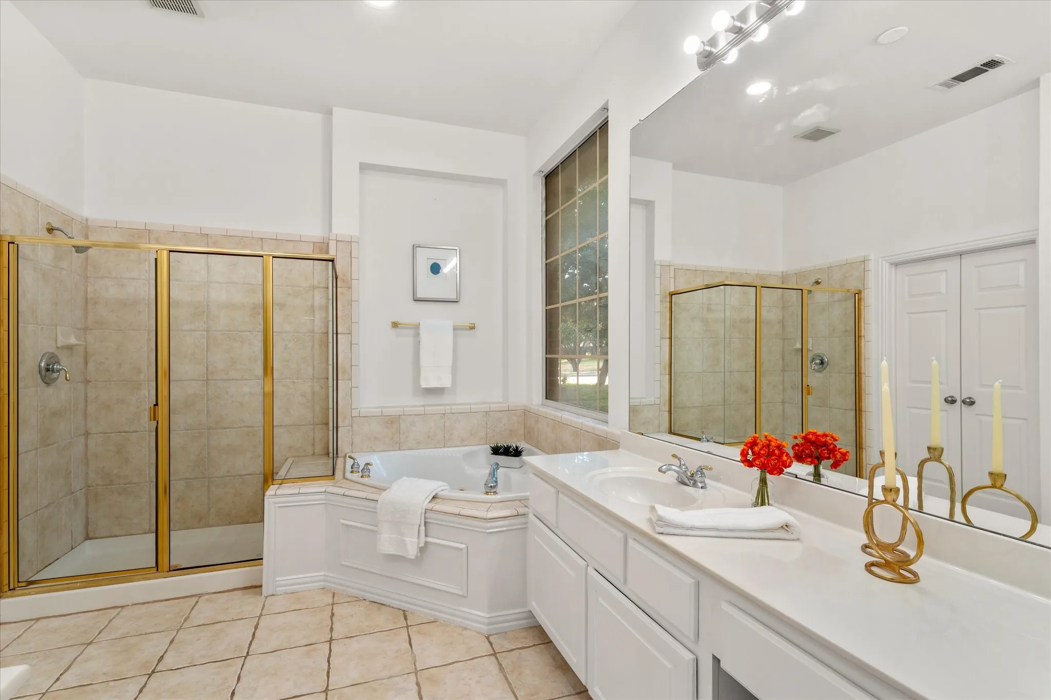 Single Family Residence For Sale in Tarrant County , 815 Forest Lakes Drive, Keller, Texas 76248, 4 Bedroom, 4 Bathroom, 3 Garage spaces, 3,474 Sqft, built in 1999, mls#21378196, Real Estate Agent in Keller, Homes For Sale in Tarrant county, Homes For Sale in Keller, Realtor in Keller Texas, Real Estate Brokerage Independent Realty Texas, Luminita Cordes Realtor