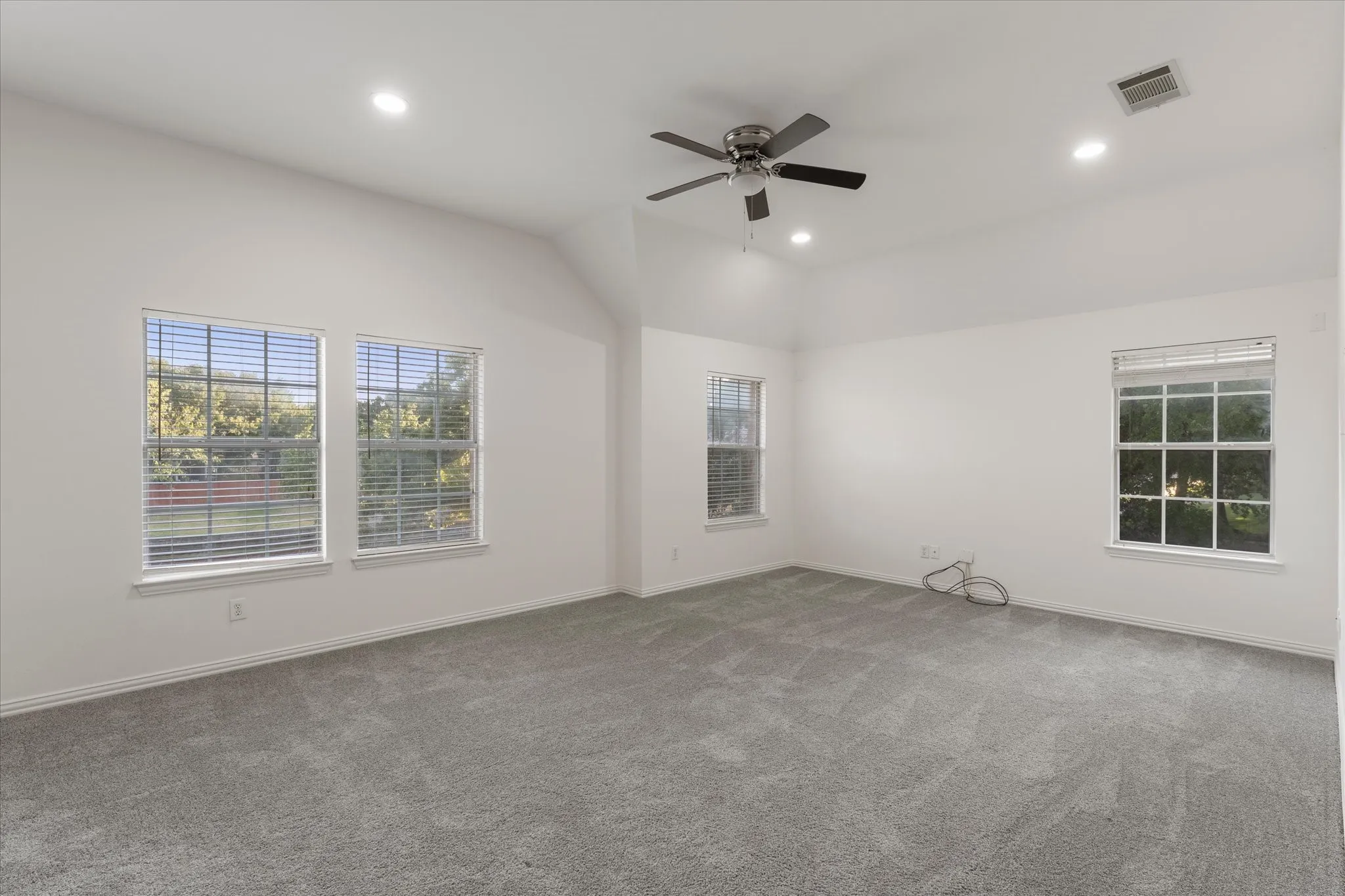 Single Family Residence For Sale in Tarrant County , 815 Forest Lakes Drive, Keller, Texas 76248, 4 Bedroom, 4 Bathroom, 3 Garage spaces, 3,474 Sqft, built in 1999, mls#21378196, Real Estate Agent in Keller, Homes For Sale in Tarrant county, Homes For Sale in Keller, Realtor in Keller Texas, Real Estate Brokerage Independent Realty Texas, Luminita Cordes Realtor