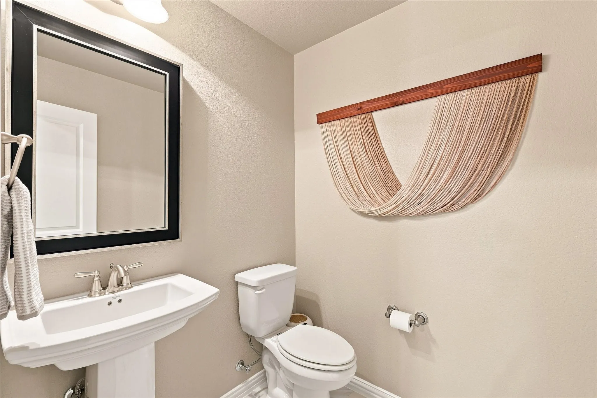 Single Family Residence For Sale in Denton County , 6309 Willow Ridge Trail, Flower Mound, Texas 76226, 4 Bedroom, 4 Bathroom, 3 Garage spaces, 3,161 Sqft, built in 2015, mls#21373254, Real Estate Agent in Flower Mound, Homes For Sale in Denton county, Homes For Sale in Flower Mound, Realtor in Flower Mound Texas, Real Estate Brokerage Independent Realty Texas, Luminita Cordes Realtor