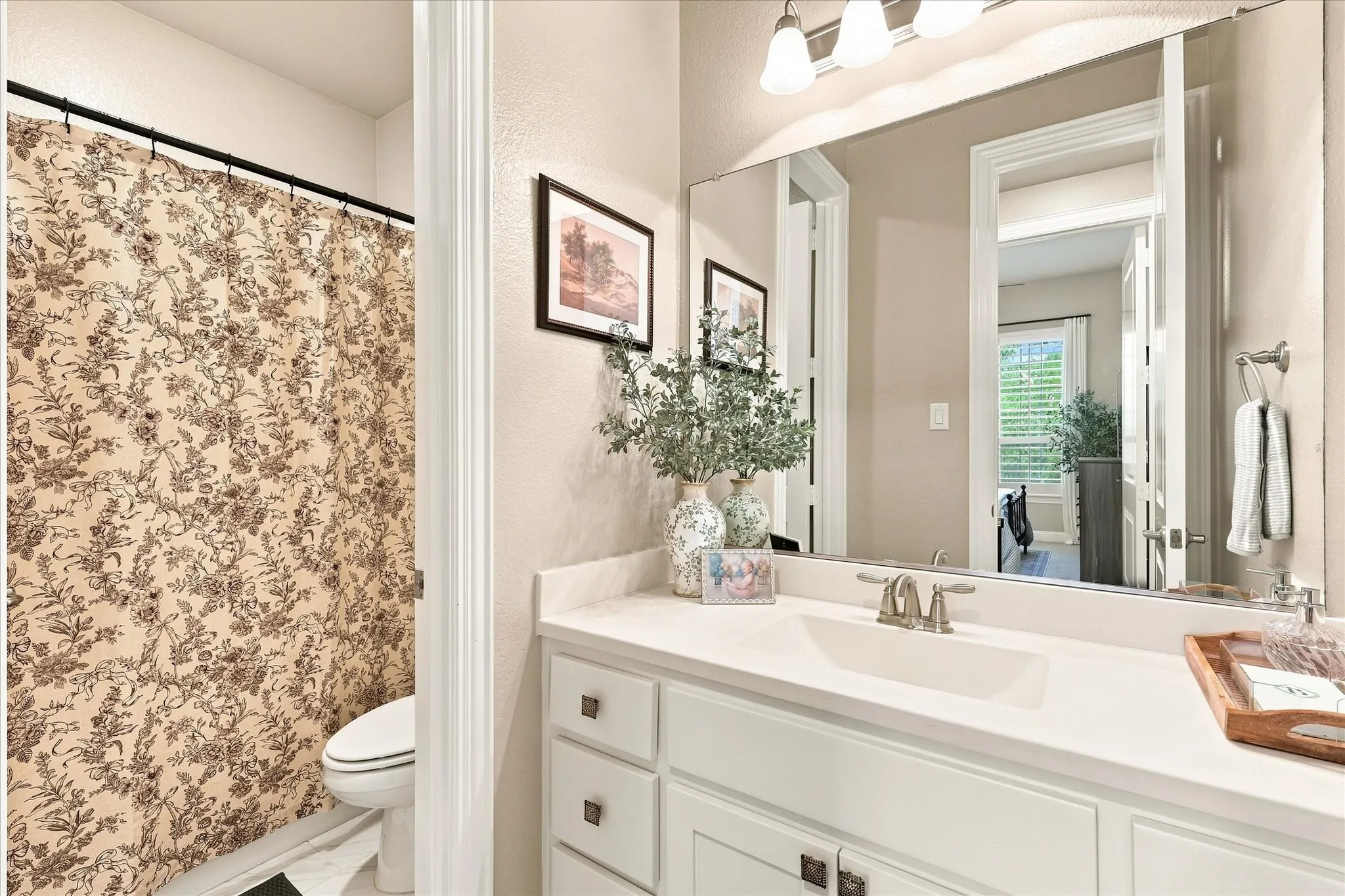 Single Family Residence For Sale in Denton County , 6309 Willow Ridge Trail, Flower Mound, Texas 76226, 4 Bedroom, 4 Bathroom, 3 Garage spaces, 3,161 Sqft, built in 2015, mls#21373254, Real Estate Agent in Flower Mound, Homes For Sale in Denton county, Homes For Sale in Flower Mound, Realtor in Flower Mound Texas, Real Estate Brokerage Independent Realty Texas, Luminita Cordes Realtor