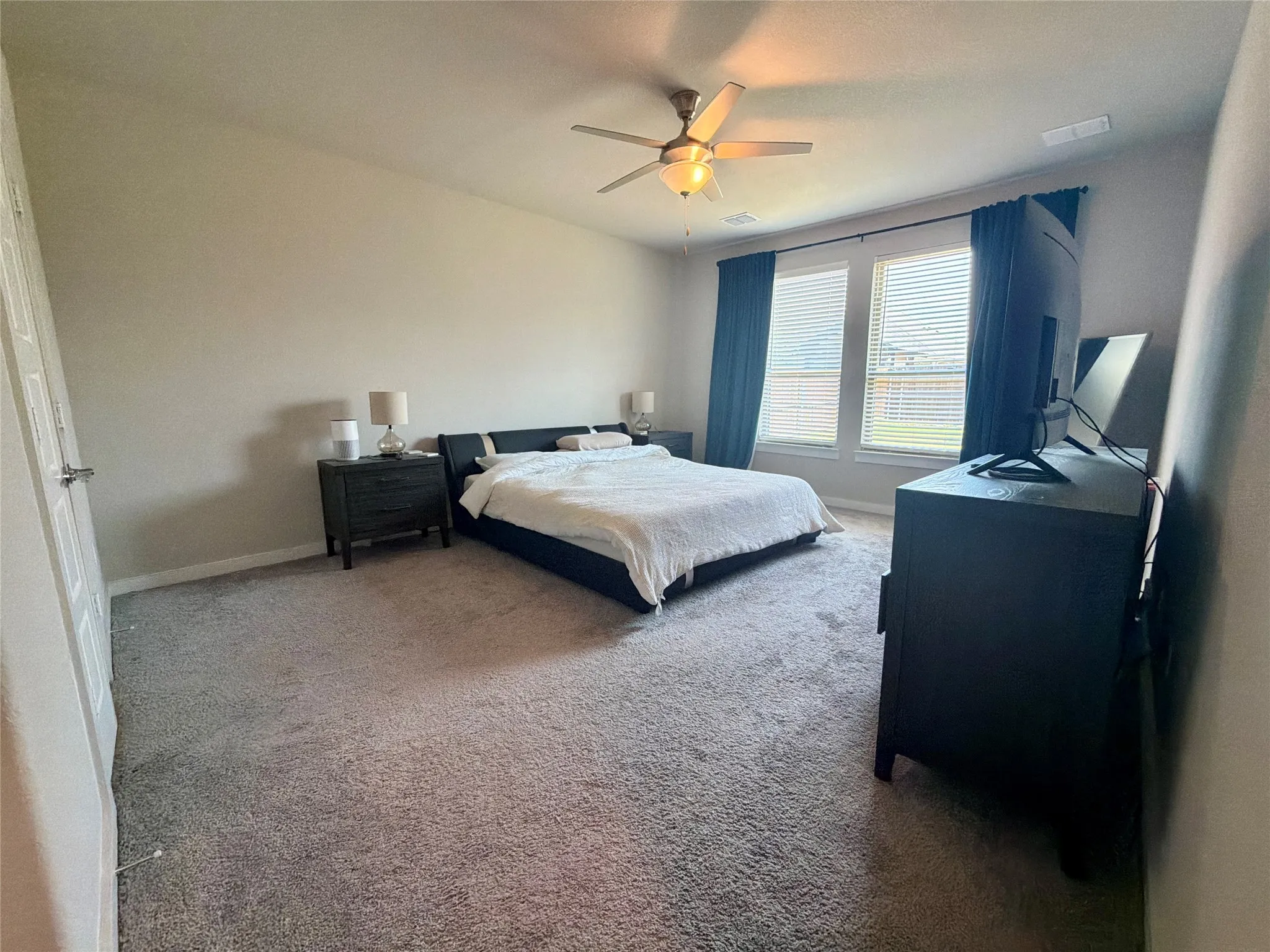 Single Family Residence For Rent in Tarrant County , 2417 Mankato Drive, Fort Worth, Texas 76179, 5 Bedroom, 3 Bathroom, 2 Garage spaces, 2,956 Sqft, built in 2022, mls#21378194, Real Estate Agent in Fort Worth, Homes For Rent in Tarrant county, Homes For Rent in Fort Worth, Realtor in Fort Worth Texas, Real Estate Brokerage Independent Realty Texas, Luminita Cordes Realtor