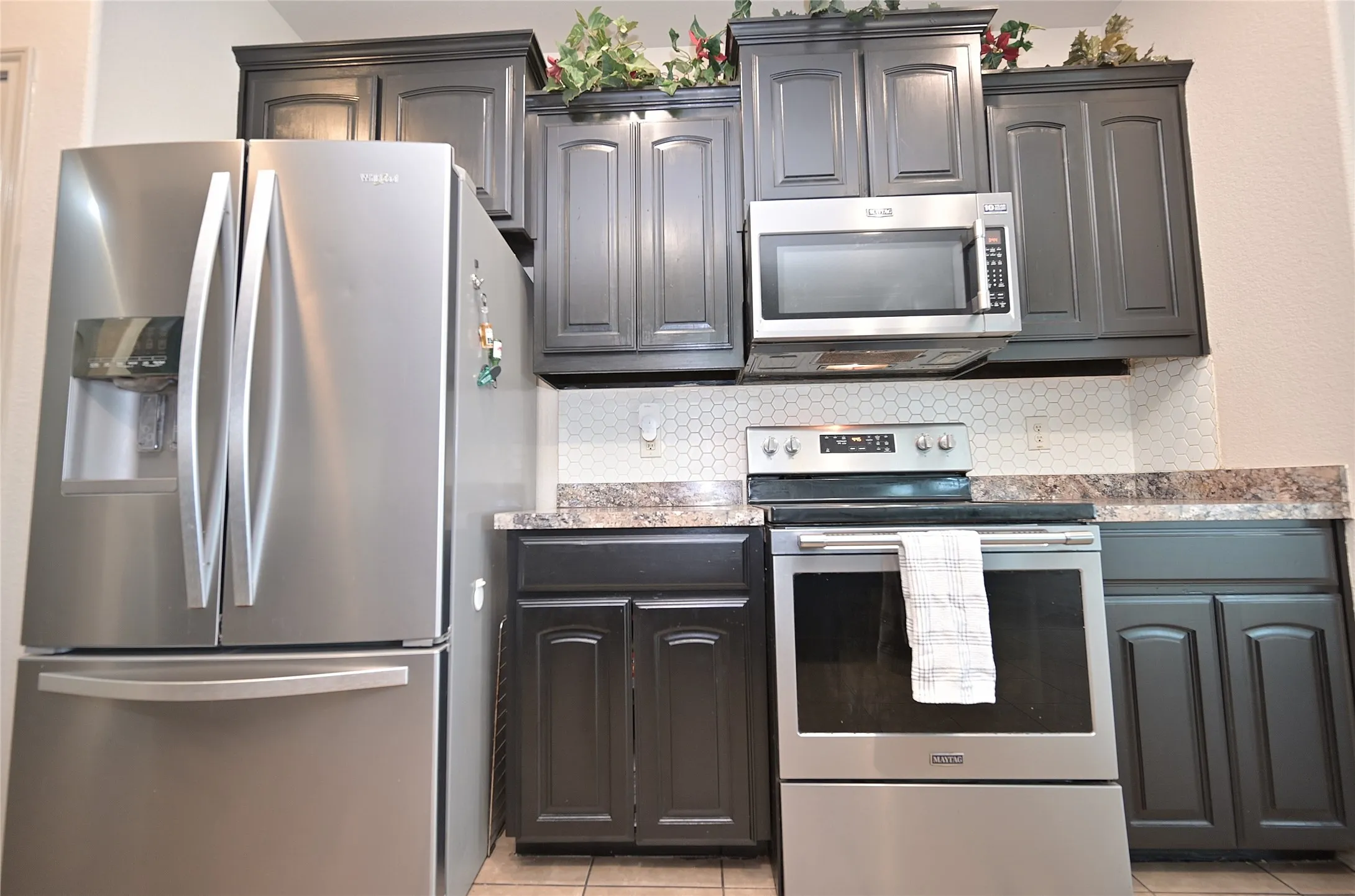 Single Family Residence For Sale in Tarrant County , 3000 Mitchell Court, Arlington, Texas 76010, 3 Bedroom, 2 Bathroom, 2 Garage spaces, 1,704 Sqft, built in 2014, mls#21370661, Real Estate Agent in Arlington, Homes For Sale in Tarrant county, Homes For Sale in Arlington, Realtor in Arlington Texas, Real Estate Brokerage Independent Realty Texas, Luminita Cordes Realtor