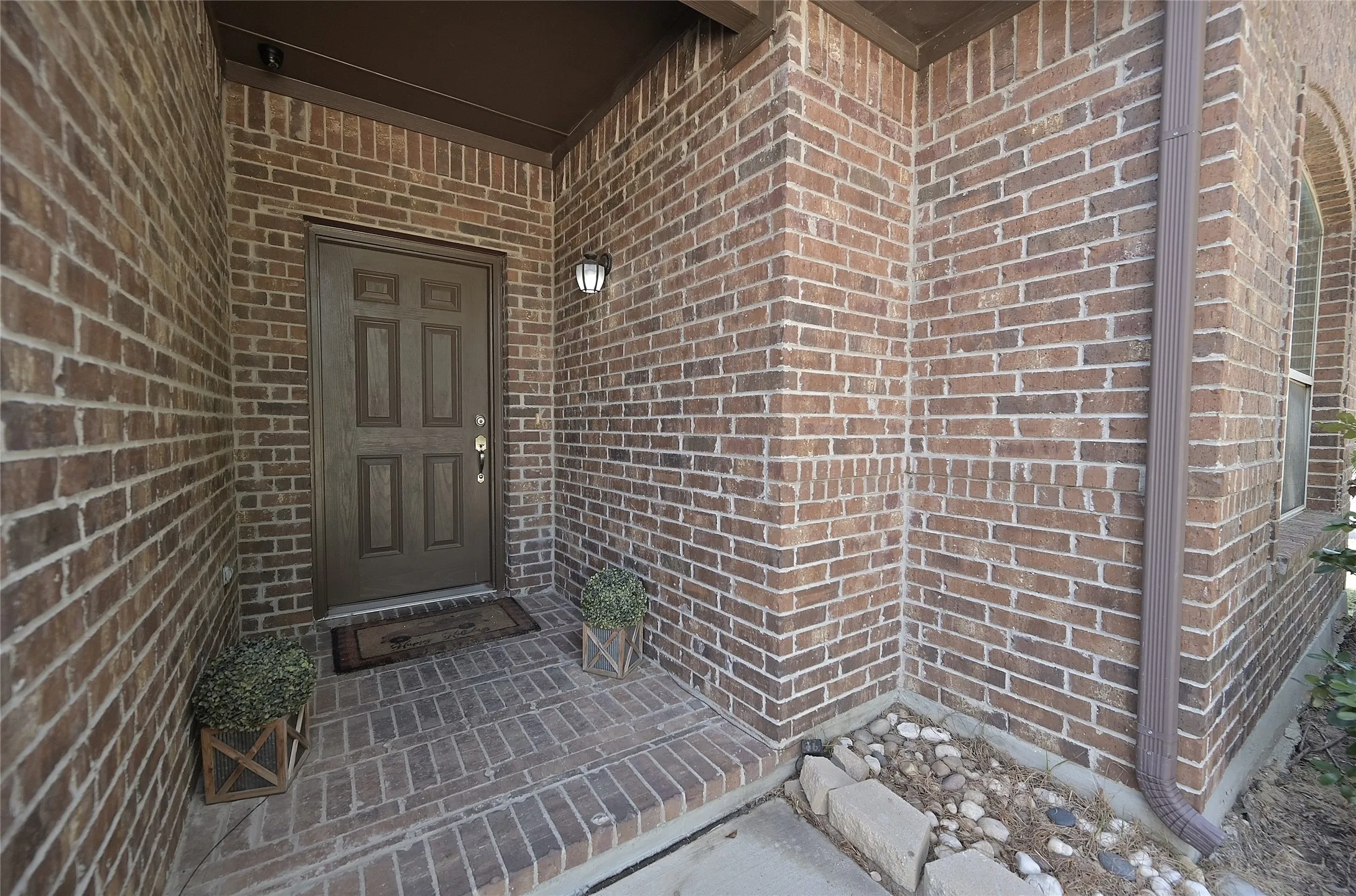 Single Family Residence For Sale in Tarrant County , 3000 Mitchell Court, Arlington, Texas 76010, 3 Bedroom, 2 Bathroom, 2 Garage spaces, 1,704 Sqft, built in 2014, mls#21370661, Real Estate Agent in Arlington, Homes For Sale in Tarrant county, Homes For Sale in Arlington, Realtor in Arlington Texas, Real Estate Brokerage Independent Realty Texas, Luminita Cordes Realtor