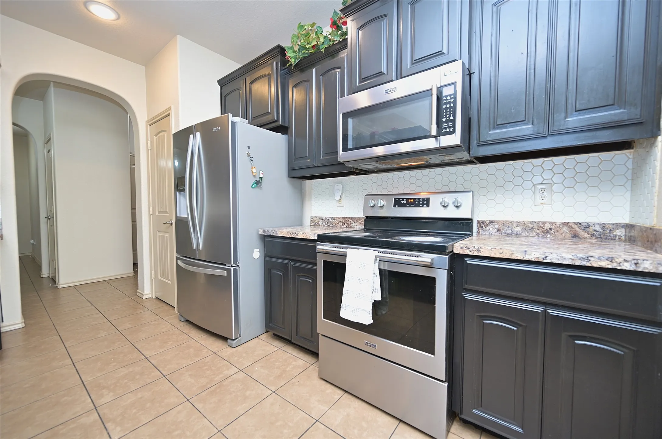 Single Family Residence For Sale in Tarrant County , 3000 Mitchell Court, Arlington, Texas 76010, 3 Bedroom, 2 Bathroom, 2 Garage spaces, 1,704 Sqft, built in 2014, mls#21370661, Real Estate Agent in Arlington, Homes For Sale in Tarrant county, Homes For Sale in Arlington, Realtor in Arlington Texas, Real Estate Brokerage Independent Realty Texas, Luminita Cordes Realtor