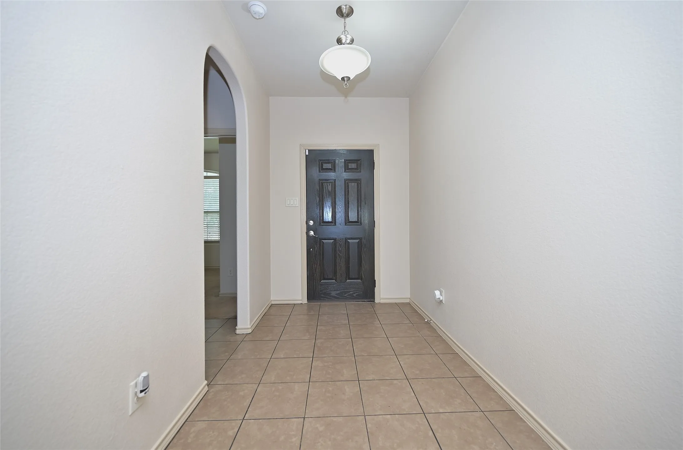Single Family Residence For Sale in Tarrant County , 3000 Mitchell Court, Arlington, Texas 76010, 3 Bedroom, 2 Bathroom, 2 Garage spaces, 1,704 Sqft, built in 2014, mls#21370661, Real Estate Agent in Arlington, Homes For Sale in Tarrant county, Homes For Sale in Arlington, Realtor in Arlington Texas, Real Estate Brokerage Independent Realty Texas, Luminita Cordes Realtor