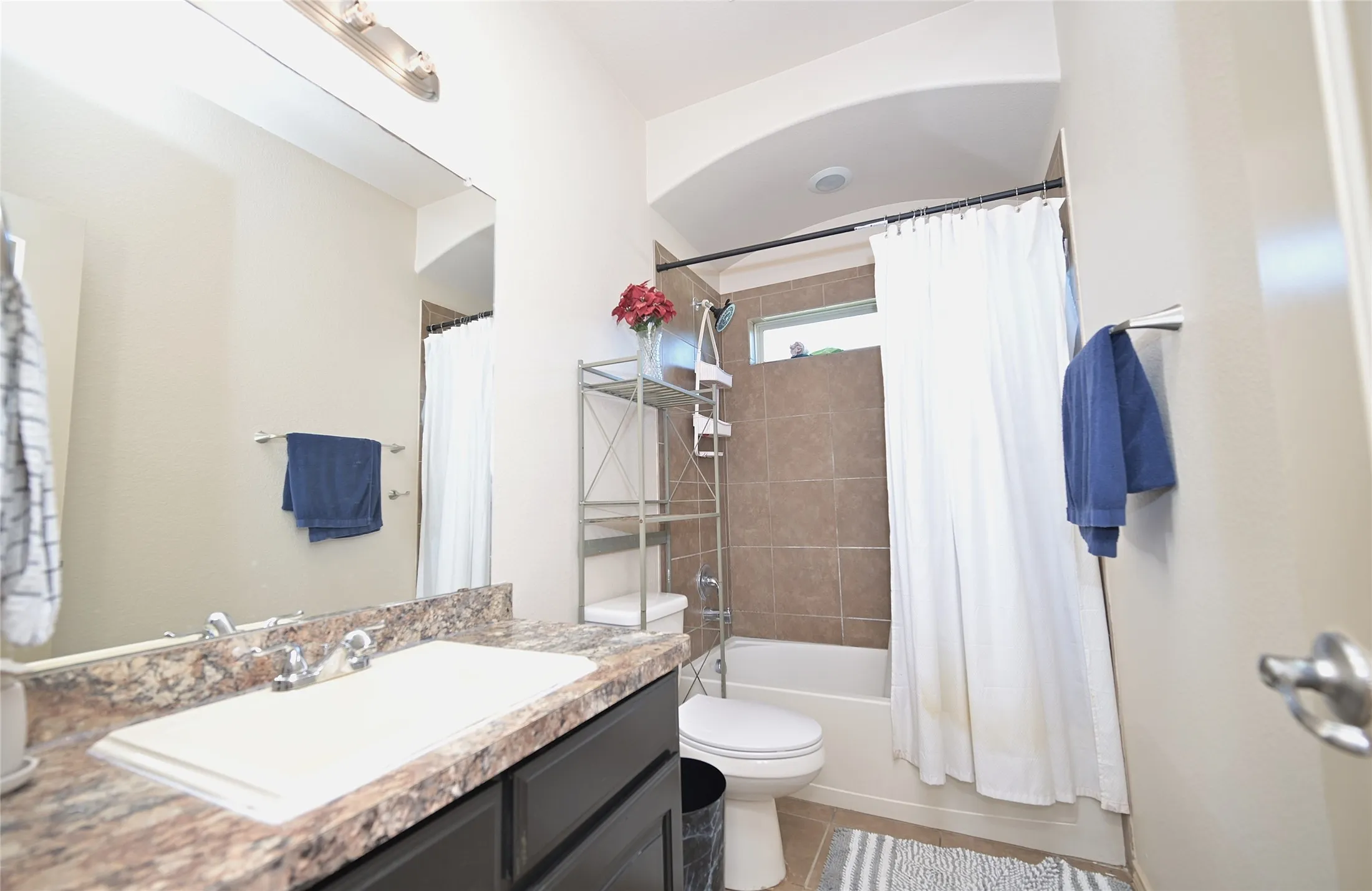 Single Family Residence For Sale in Tarrant County , 3000 Mitchell Court, Arlington, Texas 76010, 3 Bedroom, 2 Bathroom, 2 Garage spaces, 1,704 Sqft, built in 2014, mls#21370661, Real Estate Agent in Arlington, Homes For Sale in Tarrant county, Homes For Sale in Arlington, Realtor in Arlington Texas, Real Estate Brokerage Independent Realty Texas, Luminita Cordes Realtor