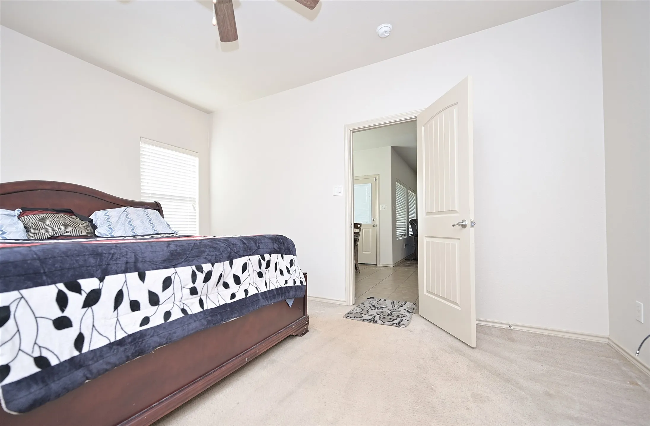 Single Family Residence For Sale in Tarrant County , 3000 Mitchell Court, Arlington, Texas 76010, 3 Bedroom, 2 Bathroom, 2 Garage spaces, 1,704 Sqft, built in 2014, mls#21370661, Real Estate Agent in Arlington, Homes For Sale in Tarrant county, Homes For Sale in Arlington, Realtor in Arlington Texas, Real Estate Brokerage Independent Realty Texas, Luminita Cordes Realtor