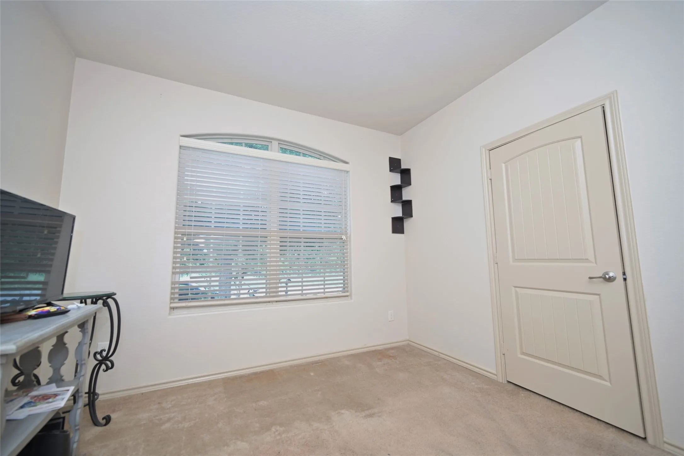 Single Family Residence For Sale in Tarrant County , 3000 Mitchell Court, Arlington, Texas 76010, 3 Bedroom, 2 Bathroom, 2 Garage spaces, 1,704 Sqft, built in 2014, mls#21370661, Real Estate Agent in Arlington, Homes For Sale in Tarrant county, Homes For Sale in Arlington, Realtor in Arlington Texas, Real Estate Brokerage Independent Realty Texas, Luminita Cordes Realtor
