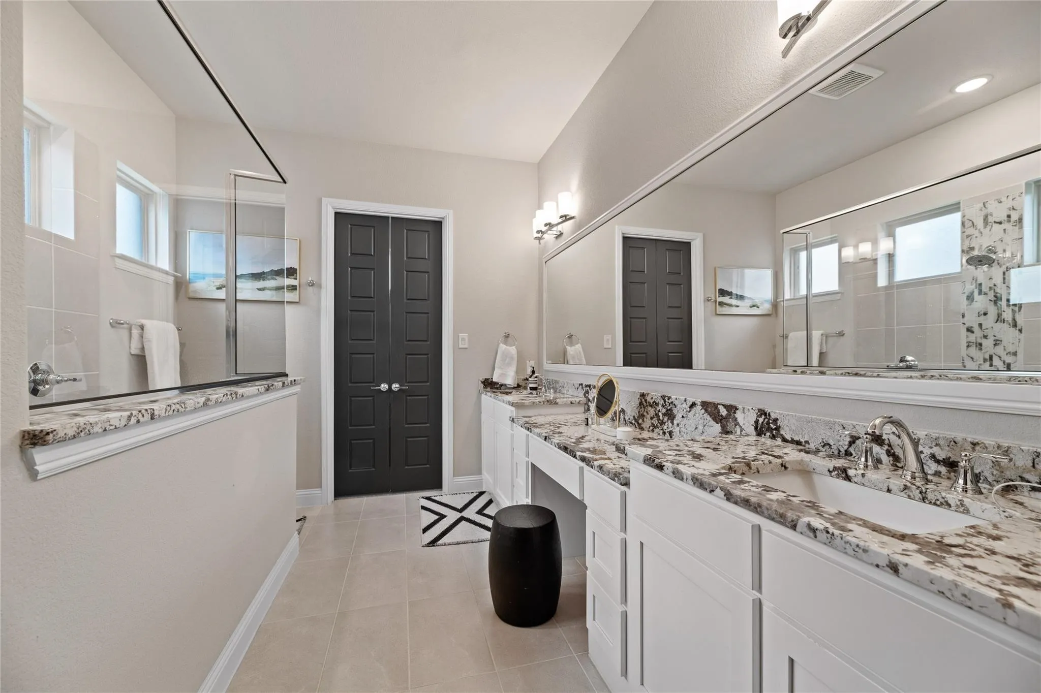 Dual vanity with integrated sinks and patterned countertops