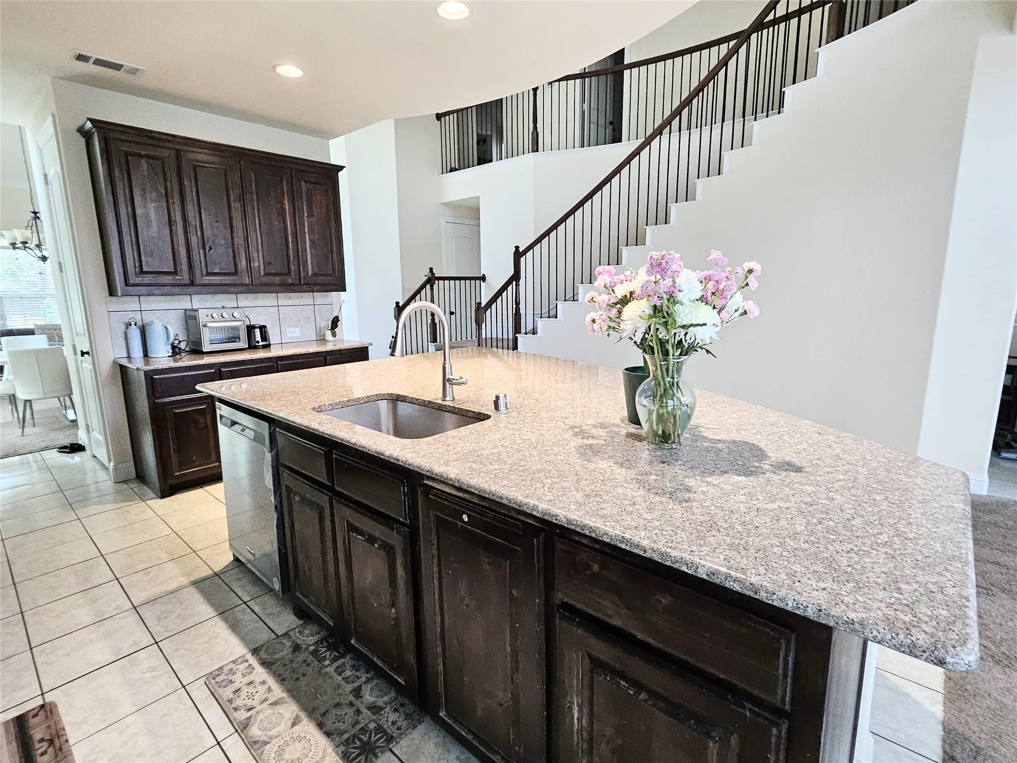 Single Family Residence For Sale in Collin County , 608 Jagged Way, Plano, Texas 75074, 5 Bedroom, 5 Bathroom, 2 Garage spaces, 3,968 Sqft, built in 2016, mls#21378206, Real Estate Agent in Plano, Homes For Sale in Collin county, Homes For Sale in Plano, Realtor in Plano Texas, Real Estate Brokerage Independent Realty Texas, Luminita Cordes Realtor