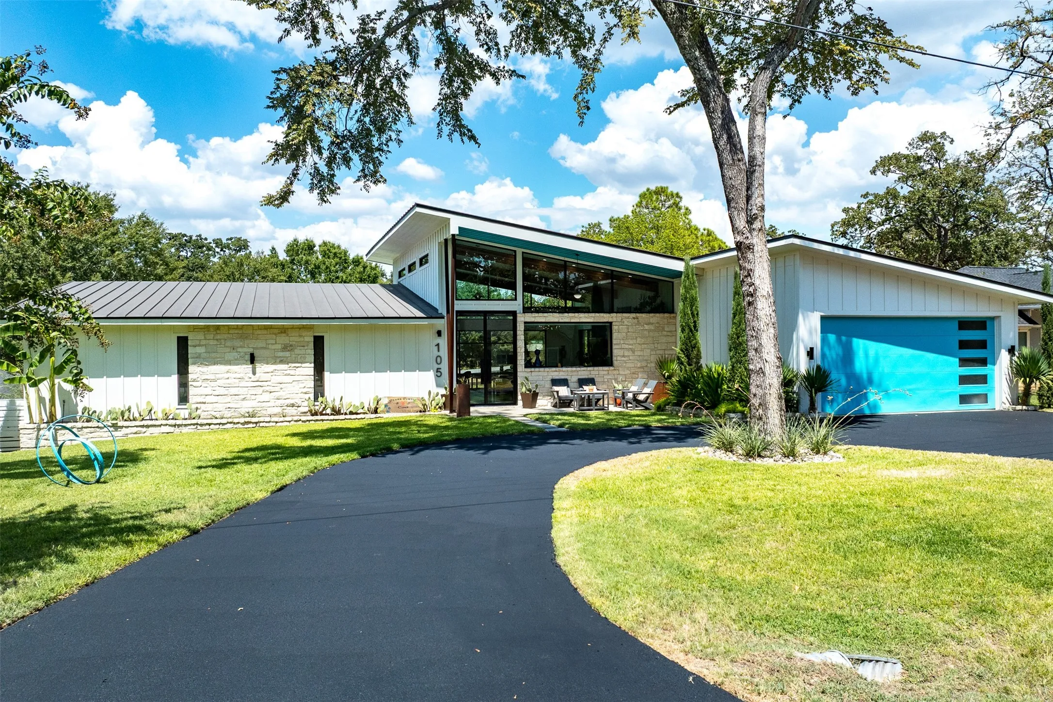 A circular driveway for convenience.