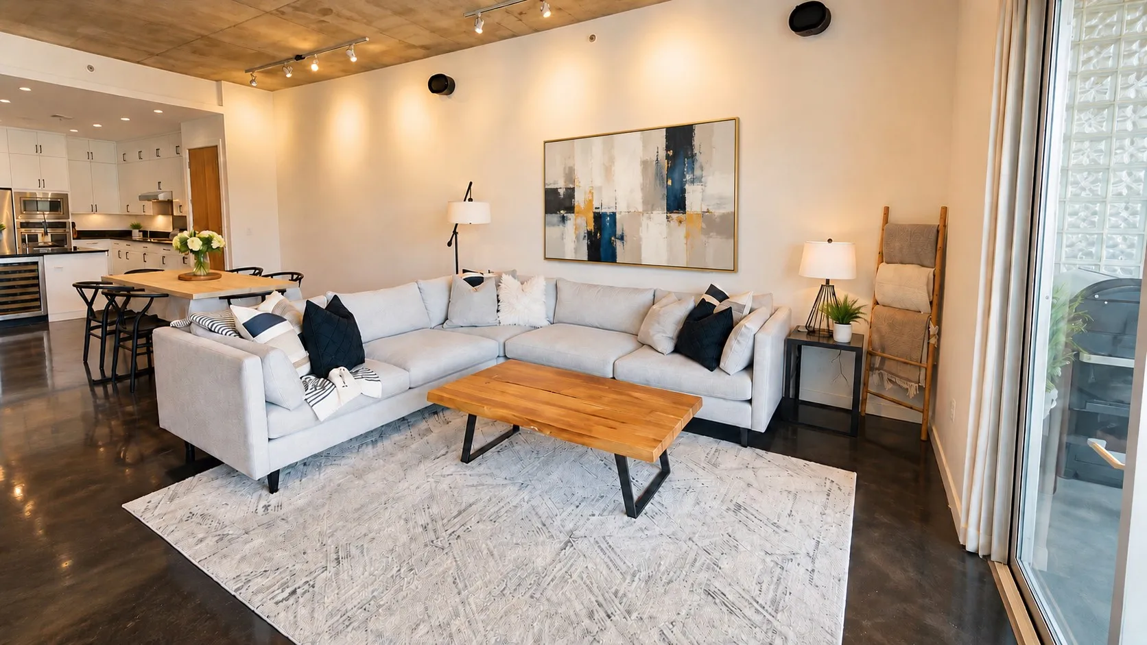 Condominium For Sale in Dallas County , 3030 Bryan Street 309, Dallas, Texas 75204, 2 Bedroom, 2 Bathroom, 2 Garage spaces, 1,512 Sqft, built in 2005, mls#21378186, Real Estate Agent in Dallas, Homes For Sale in Dallas county, Homes For Sale in Dallas, Realtor in Dallas Texas, Real Estate Brokerage Independent Realty Texas, Luminita Cordes Realtor
