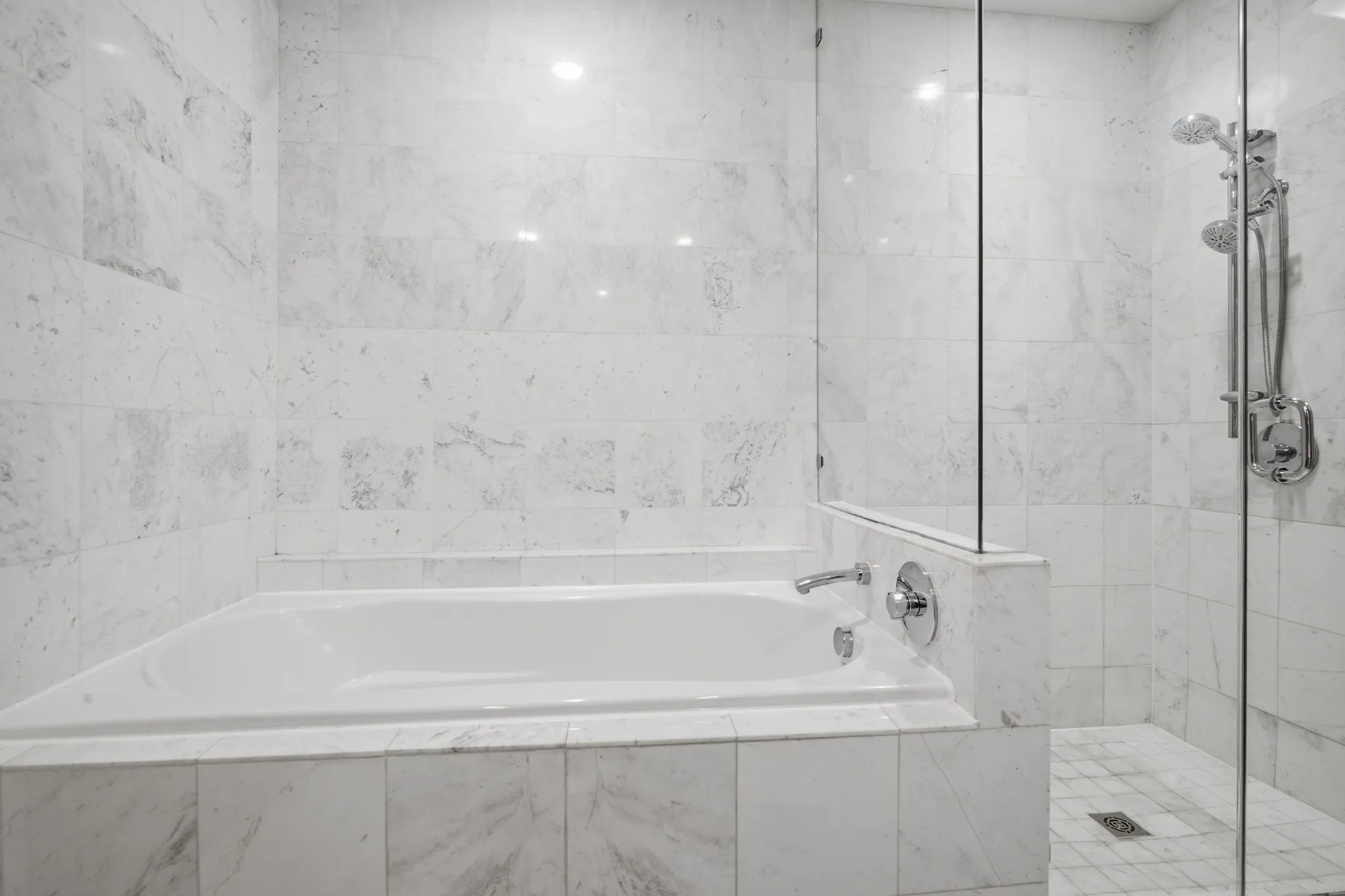 and Deep Soaking Tub!