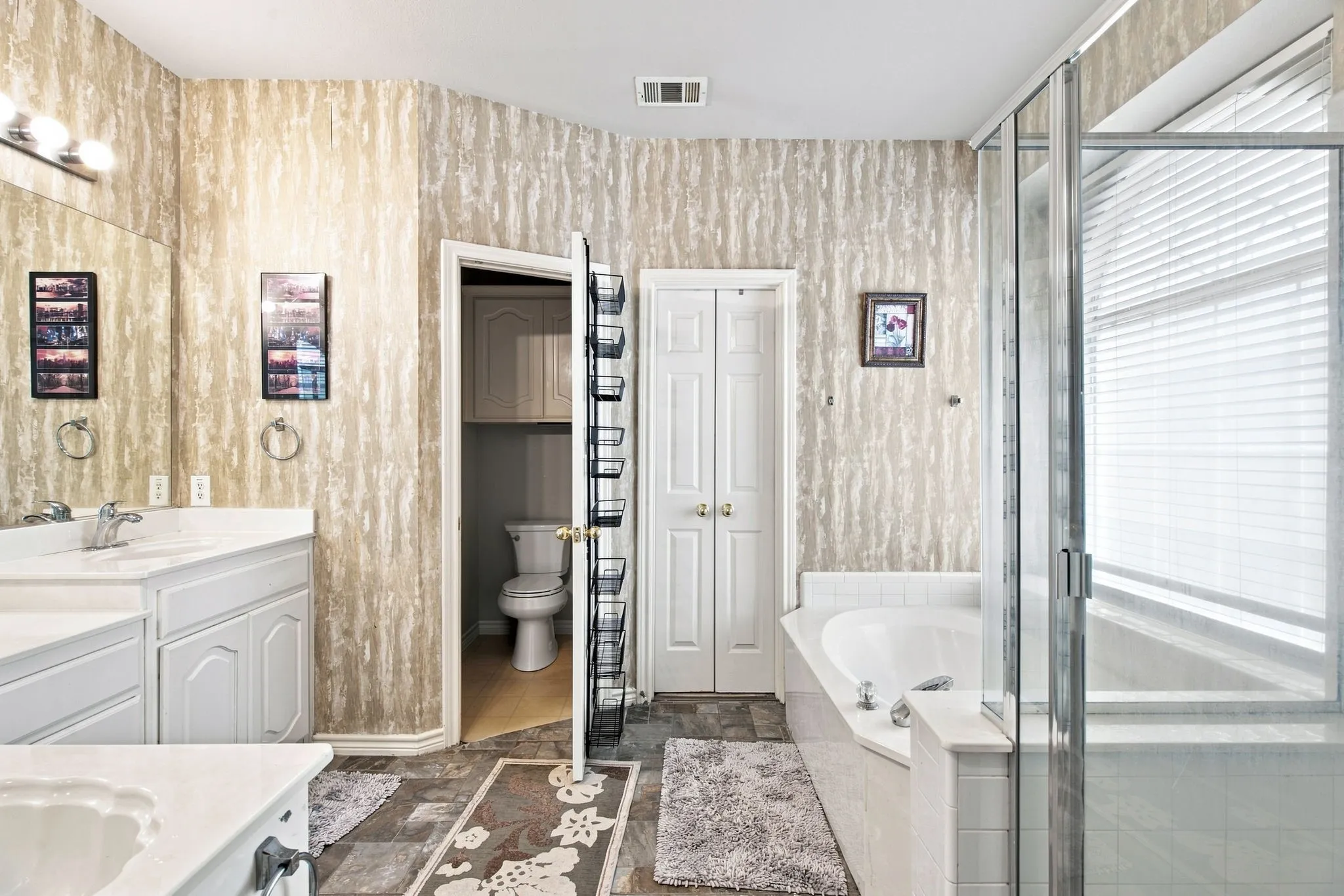 Single Family Residence For Sale in Dallas County , 1720 Cattail Creek, De Soto, Texas 75115, 4 Bedroom, 3 Bathroom, 1 Garage spaces, 2,744 Sqft, built in 2002, mls#21378208, Real Estate Agent in De Soto, Homes For Sale in Dallas county, Homes For Sale in De Soto, Realtor in De Soto Texas, Real Estate Brokerage Independent Realty Texas, Luminita Cordes Realtor