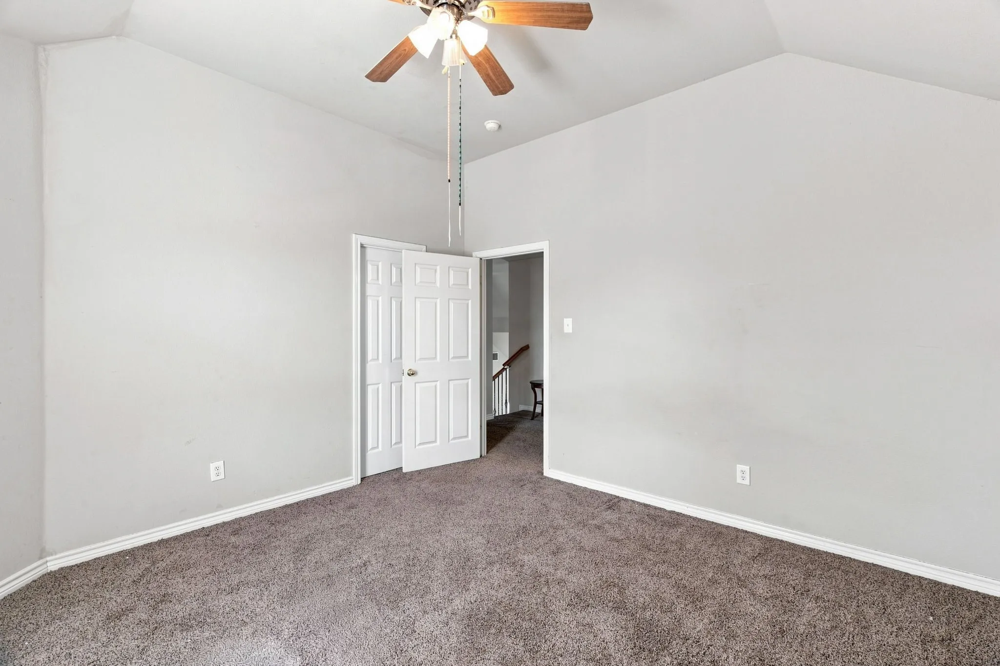 Single Family Residence For Sale in Dallas County , 1720 Cattail Creek, De Soto, Texas 75115, 4 Bedroom, 3 Bathroom, 1 Garage spaces, 2,744 Sqft, built in 2002, mls#21378208, Real Estate Agent in De Soto, Homes For Sale in Dallas county, Homes For Sale in De Soto, Realtor in De Soto Texas, Real Estate Brokerage Independent Realty Texas, Luminita Cordes Realtor