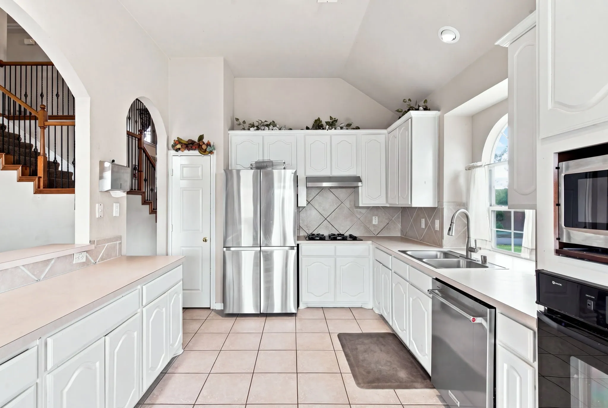 Single Family Residence For Sale in Dallas County , 1720 Cattail Creek, De Soto, Texas 75115, 4 Bedroom, 3 Bathroom, 1 Garage spaces, 2,744 Sqft, built in 2002, mls#21378208, Real Estate Agent in De Soto, Homes For Sale in Dallas county, Homes For Sale in De Soto, Realtor in De Soto Texas, Real Estate Brokerage Independent Realty Texas, Luminita Cordes Realtor