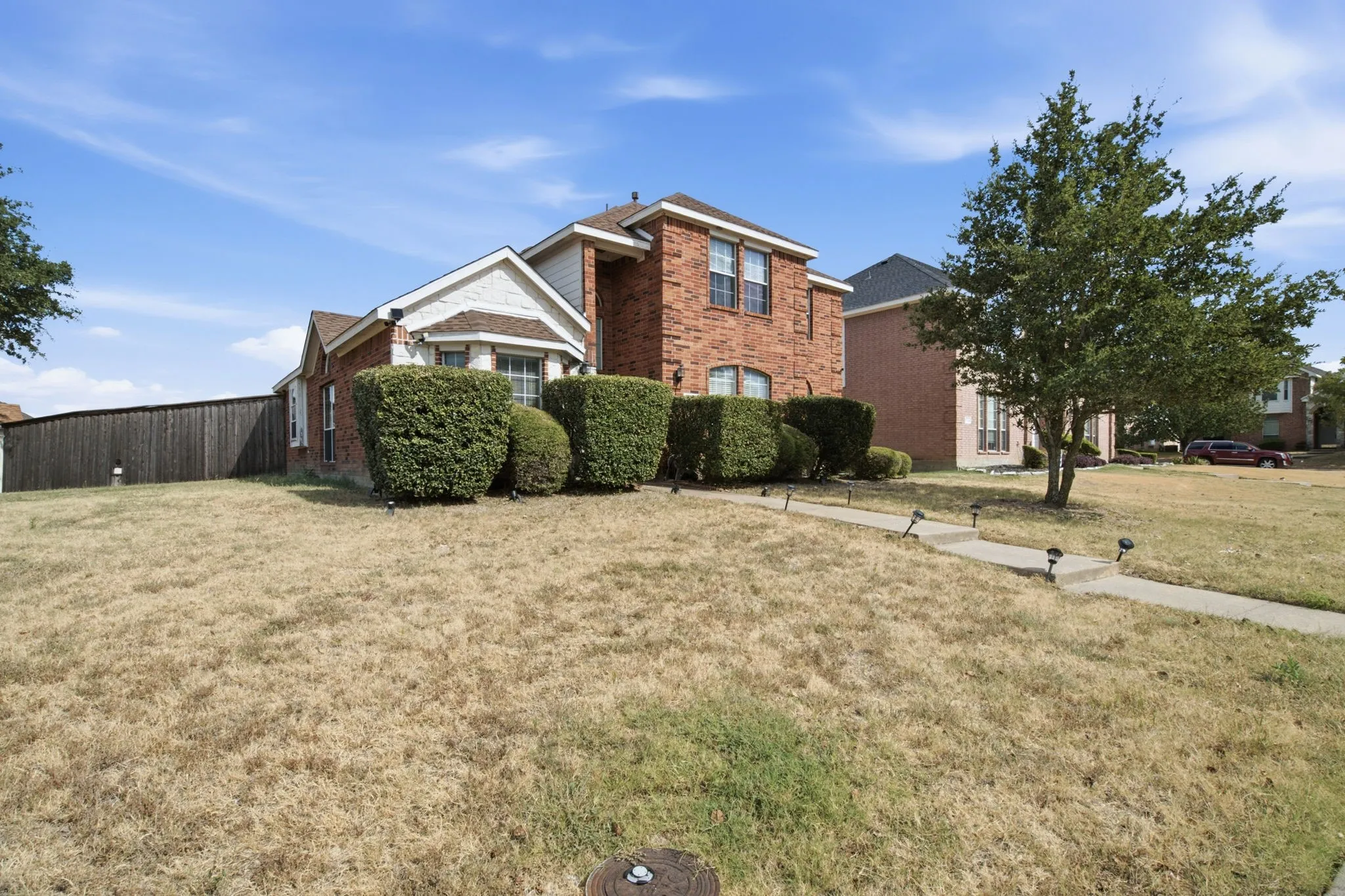 Single Family Residence For Sale in Dallas County , 1720 Cattail Creek, De Soto, Texas 75115, 4 Bedroom, 3 Bathroom, 1 Garage spaces, 2,744 Sqft, built in 2002, mls#21378208, Real Estate Agent in De Soto, Homes For Sale in Dallas county, Homes For Sale in De Soto, Realtor in De Soto Texas, Real Estate Brokerage Independent Realty Texas, Luminita Cordes Realtor