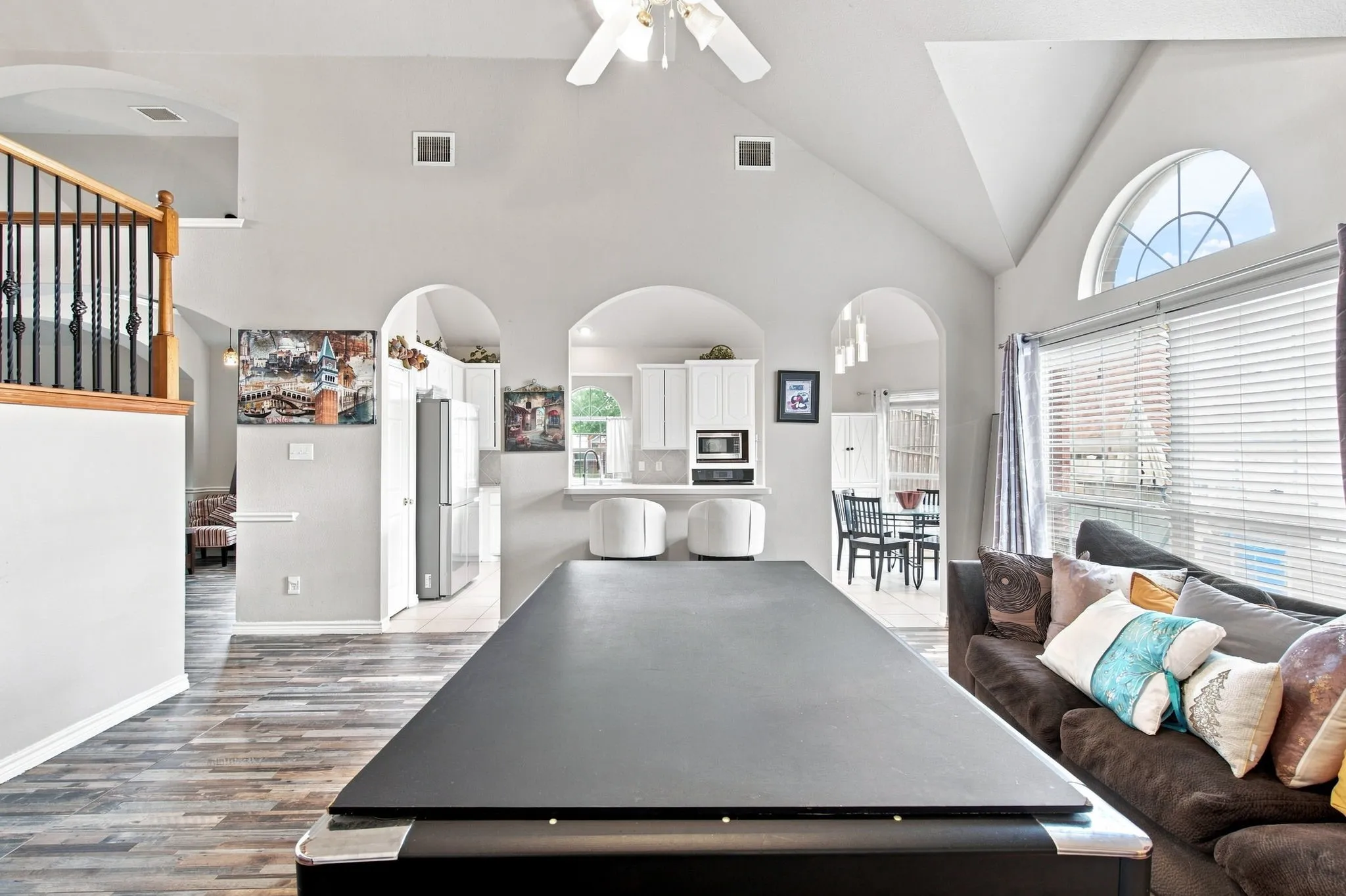Single Family Residence For Sale in Dallas County , 1720 Cattail Creek, De Soto, Texas 75115, 4 Bedroom, 3 Bathroom, 1 Garage spaces, 2,744 Sqft, built in 2002, mls#21378208, Real Estate Agent in De Soto, Homes For Sale in Dallas county, Homes For Sale in De Soto, Realtor in De Soto Texas, Real Estate Brokerage Independent Realty Texas, Luminita Cordes Realtor