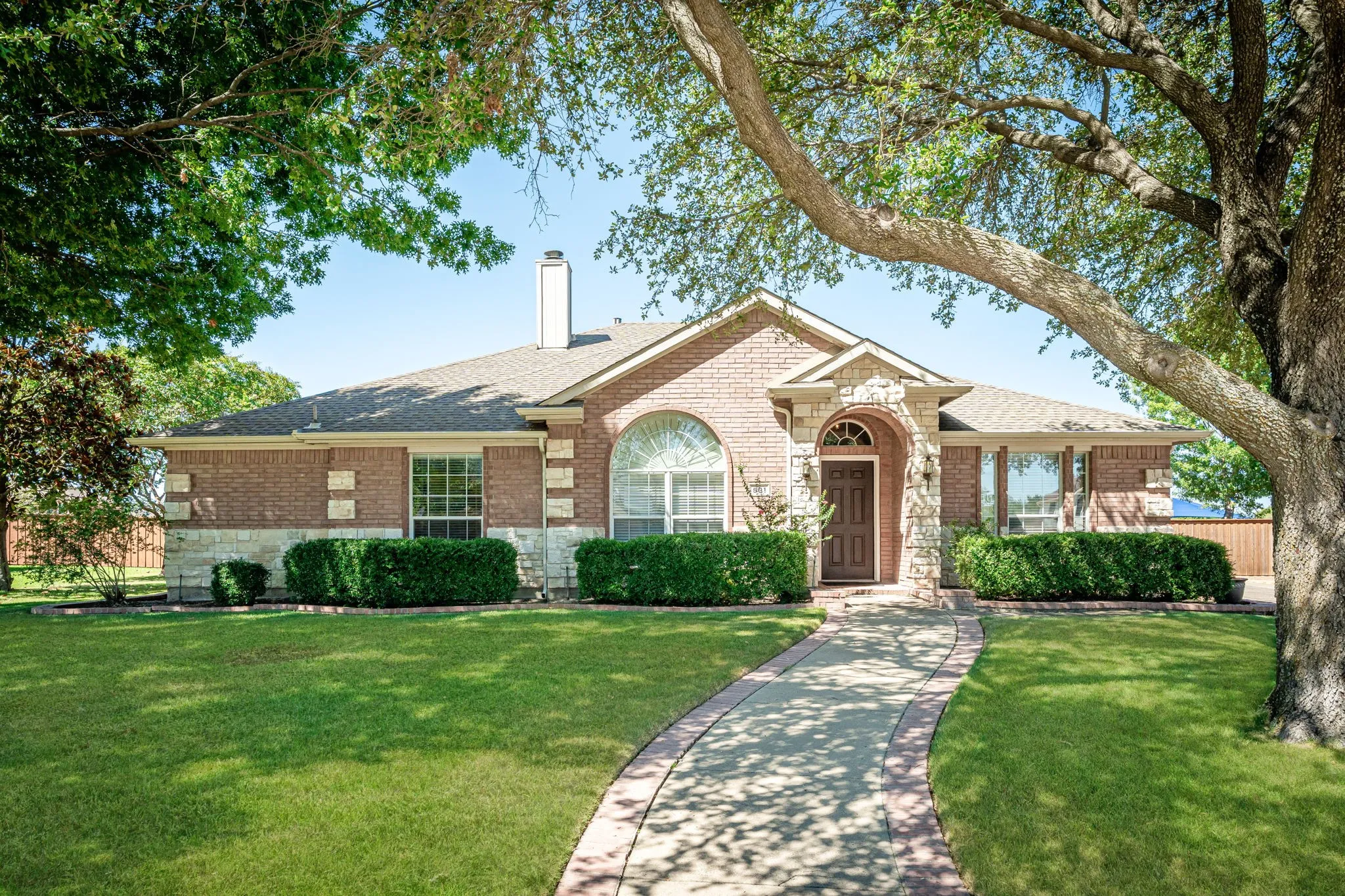 Single Family Residence For Sale in Collin County , 501 Ambrose Drive, Murphy, Texas 75094, 4 Bedroom, 3 Bathroom, 2 Garage spaces, 2,323 Sqft, built in 1999, mls#21376933, Real Estate Agent in Murphy, Homes For Sale in Collin county, Homes For Sale in Murphy, Realtor in Murphy Texas, Real Estate Brokerage Independent Realty Texas, Luminita Cordes Realtor