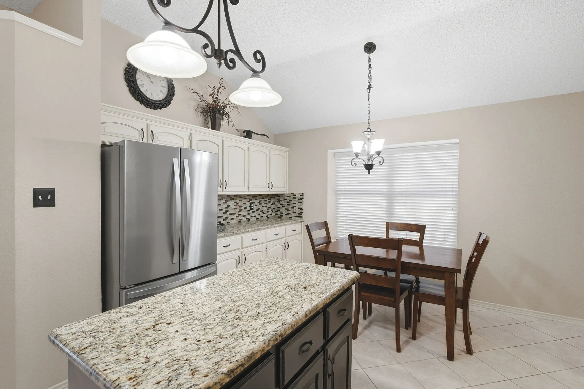 Single Family Residence For Sale in Collin County , 501 Ambrose Drive, Murphy, Texas 75094, 4 Bedroom, 3 Bathroom, 2 Garage spaces, 2,323 Sqft, built in 1999, mls#21376933, Real Estate Agent in Murphy, Homes For Sale in Collin county, Homes For Sale in Murphy, Realtor in Murphy Texas, Real Estate Brokerage Independent Realty Texas, Luminita Cordes Realtor