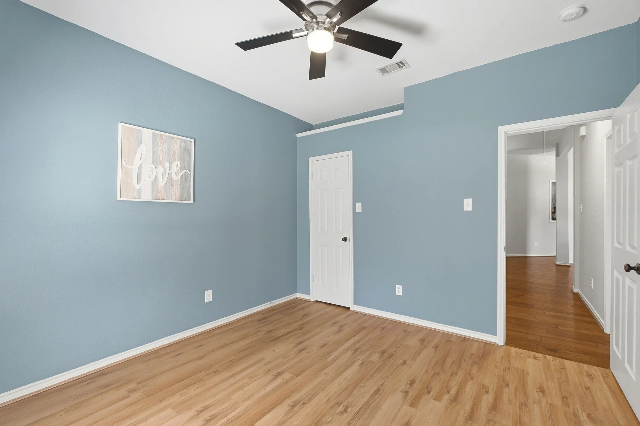 Single Family Residence For Sale in Collin County , 501 Ambrose Drive, Murphy, Texas 75094, 4 Bedroom, 3 Bathroom, 2 Garage spaces, 2,323 Sqft, built in 1999, mls#21376933, Real Estate Agent in Murphy, Homes For Sale in Collin county, Homes For Sale in Murphy, Realtor in Murphy Texas, Real Estate Brokerage Independent Realty Texas, Luminita Cordes Realtor