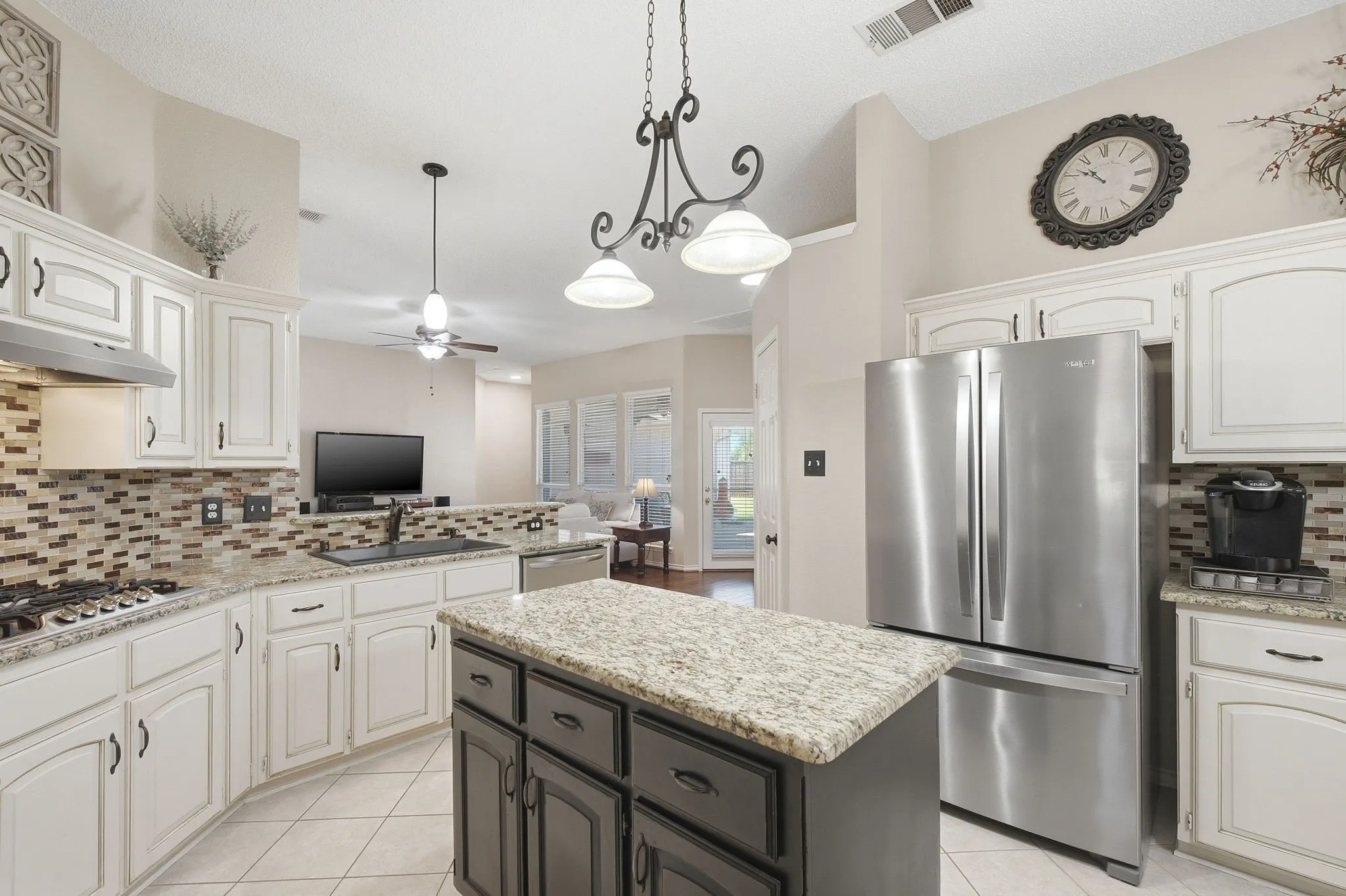 Single Family Residence For Sale in Collin County , 501 Ambrose Drive, Murphy, Texas 75094, 4 Bedroom, 3 Bathroom, 2 Garage spaces, 2,323 Sqft, built in 1999, mls#21376933, Real Estate Agent in Murphy, Homes For Sale in Collin county, Homes For Sale in Murphy, Realtor in Murphy Texas, Real Estate Brokerage Independent Realty Texas, Luminita Cordes Realtor