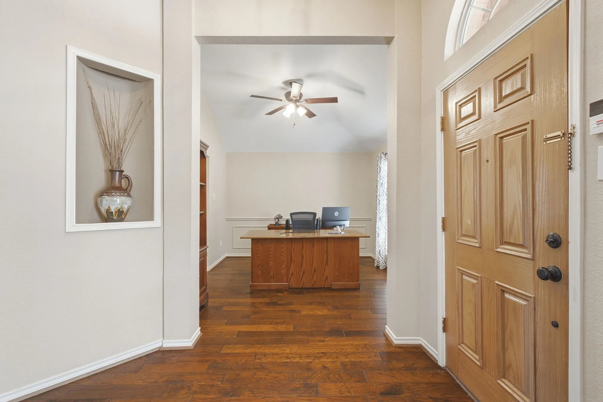 Single Family Residence For Sale in Collin County , 501 Ambrose Drive, Murphy, Texas 75094, 4 Bedroom, 3 Bathroom, 2 Garage spaces, 2,323 Sqft, built in 1999, mls#21376933, Real Estate Agent in Murphy, Homes For Sale in Collin county, Homes For Sale in Murphy, Realtor in Murphy Texas, Real Estate Brokerage Independent Realty Texas, Luminita Cordes Realtor