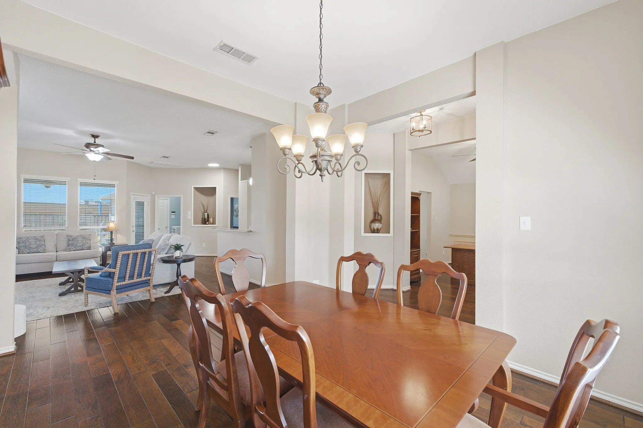 Single Family Residence For Sale in Collin County , 501 Ambrose Drive, Murphy, Texas 75094, 4 Bedroom, 3 Bathroom, 2 Garage spaces, 2,323 Sqft, built in 1999, mls#21376933, Real Estate Agent in Murphy, Homes For Sale in Collin county, Homes For Sale in Murphy, Realtor in Murphy Texas, Real Estate Brokerage Independent Realty Texas, Luminita Cordes Realtor