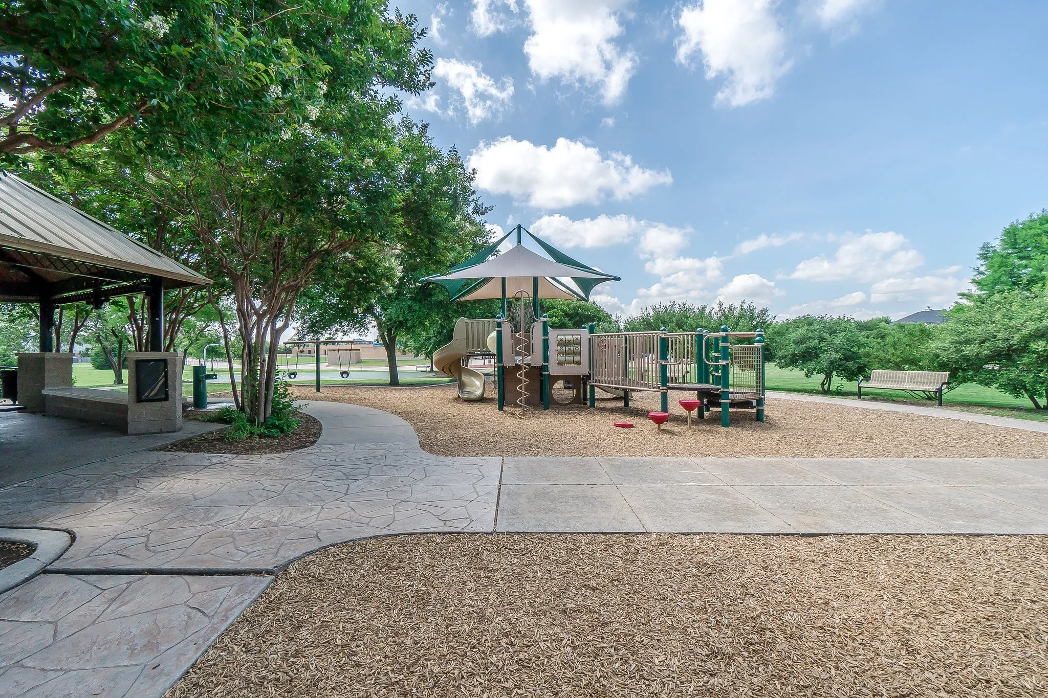 Single Family Residence For Sale in Collin County , 501 Ambrose Drive, Murphy, Texas 75094, 4 Bedroom, 3 Bathroom, 2 Garage spaces, 2,323 Sqft, built in 1999, mls#21376933, Real Estate Agent in Murphy, Homes For Sale in Collin county, Homes For Sale in Murphy, Realtor in Murphy Texas, Real Estate Brokerage Independent Realty Texas, Luminita Cordes Realtor