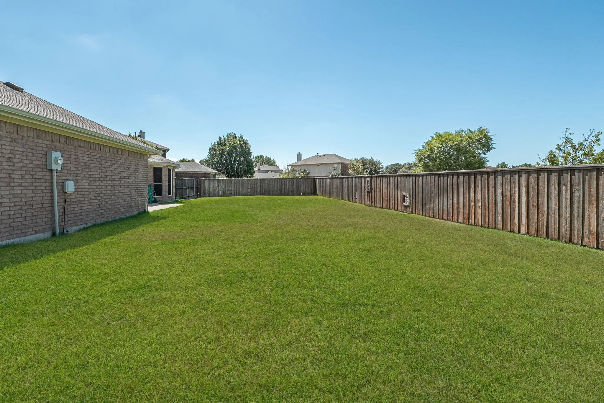 Single Family Residence For Sale in Collin County , 501 Ambrose Drive, Murphy, Texas 75094, 4 Bedroom, 3 Bathroom, 2 Garage spaces, 2,323 Sqft, built in 1999, mls#21376933, Real Estate Agent in Murphy, Homes For Sale in Collin county, Homes For Sale in Murphy, Realtor in Murphy Texas, Real Estate Brokerage Independent Realty Texas, Luminita Cordes Realtor