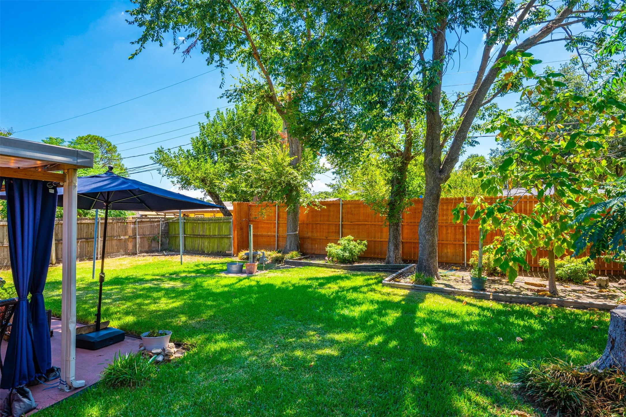 Single Family Residence For Sale in Dallas County , 1820 Puritan Drive, Irving, Texas 75061, 3 Bedroom, 2 Bathroom, Garage spaces, 1,452 Sqft, built in 1954, mls#21378149, Real Estate Agent in Irving, Homes For Sale in Dallas county, Homes For Sale in Irving, Realtor in Irving Texas, Real Estate Brokerage Independent Realty Texas, Luminita Cordes Realtor
