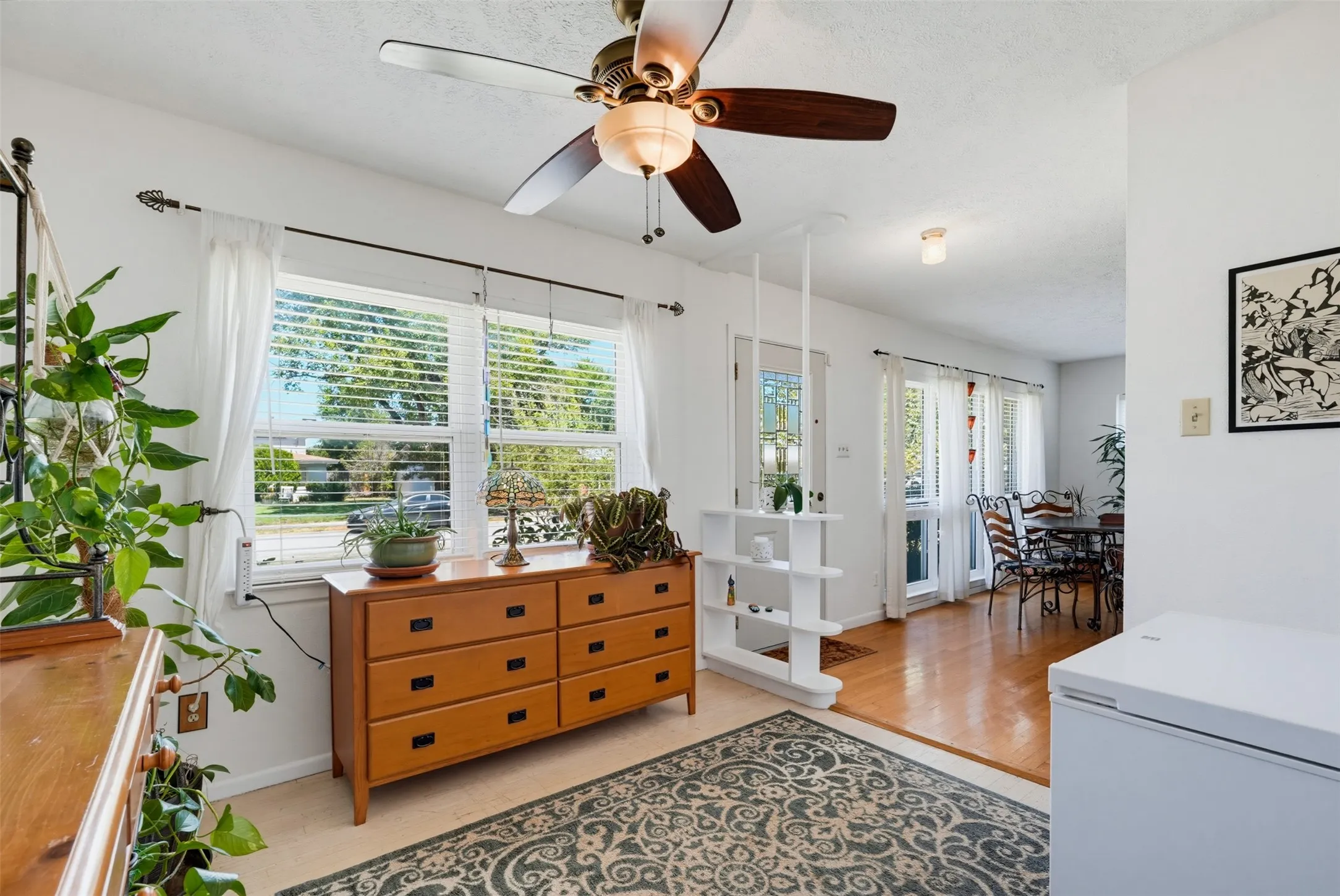 Single Family Residence For Sale in Dallas County , 1820 Puritan Drive, Irving, Texas 75061, 3 Bedroom, 2 Bathroom, Garage spaces, 1,452 Sqft, built in 1954, mls#21378149, Real Estate Agent in Irving, Homes For Sale in Dallas county, Homes For Sale in Irving, Realtor in Irving Texas, Real Estate Brokerage Independent Realty Texas, Luminita Cordes Realtor