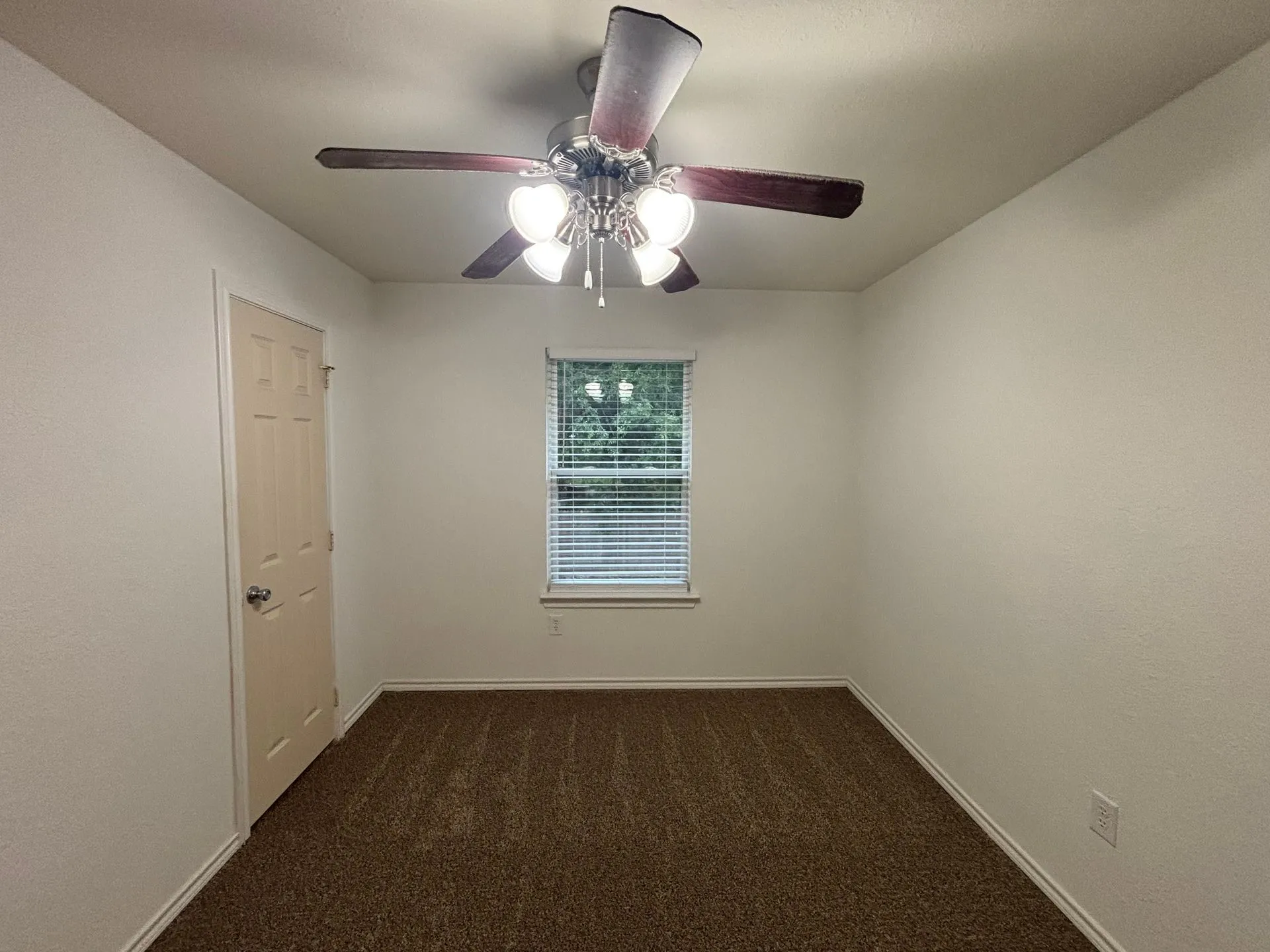 Duplex For Rent in Collin County , 909 Parkplace Ridge, Princeton, Texas 75407, 3 Bedroom, 3 Bathroom, 1 Garage spaces, 1,527 Sqft, built in 2012, mls#21378213, Real Estate Agent in Princeton, Homes For Rent in Collin county, Homes For Rent in Princeton, Realtor in Princeton Texas, Real Estate Brokerage Independent Realty Texas, Luminita Cordes Realtor