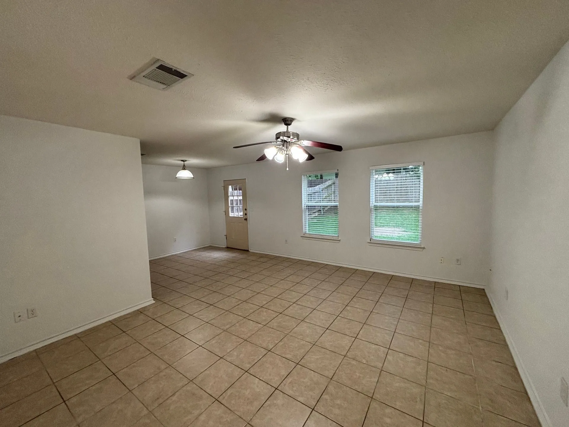 Duplex For Rent in Collin County , 909 Parkplace Ridge, Princeton, Texas 75407, 3 Bedroom, 3 Bathroom, 1 Garage spaces, 1,527 Sqft, built in 2012, mls#21378213, Real Estate Agent in Princeton, Homes For Rent in Collin county, Homes For Rent in Princeton, Realtor in Princeton Texas, Real Estate Brokerage Independent Realty Texas, Luminita Cordes Realtor