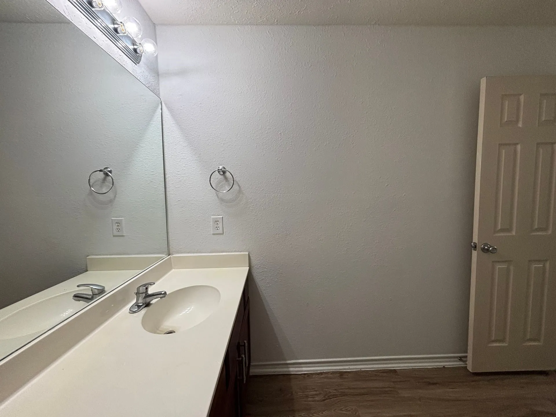 Duplex For Rent in Collin County , 909 Parkplace Ridge, Princeton, Texas 75407, 3 Bedroom, 3 Bathroom, 1 Garage spaces, 1,527 Sqft, built in 2012, mls#21378213, Real Estate Agent in Princeton, Homes For Rent in Collin county, Homes For Rent in Princeton, Realtor in Princeton Texas, Real Estate Brokerage Independent Realty Texas, Luminita Cordes Realtor