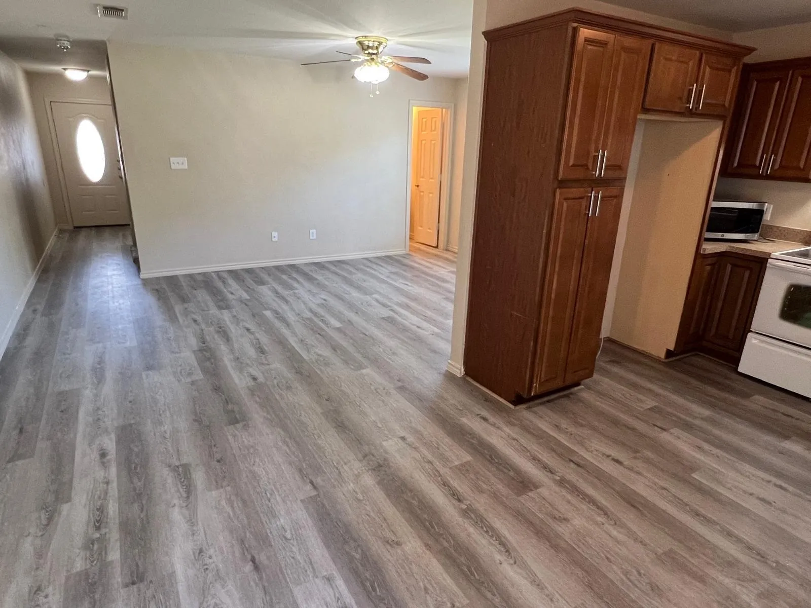 Duplex For Rent in Collin County , 931 Parkplace Ridge, Princeton, Texas 75407, 3 Bedroom, 3 Bathroom, 1 Garage spaces, 1,527 Sqft, built in 2008, mls#21378217, Real Estate Agent in Princeton, Homes For Rent in Collin county, Homes For Rent in Princeton, Realtor in Princeton Texas, Real Estate Brokerage Independent Realty Texas, Luminita Cordes Realtor
