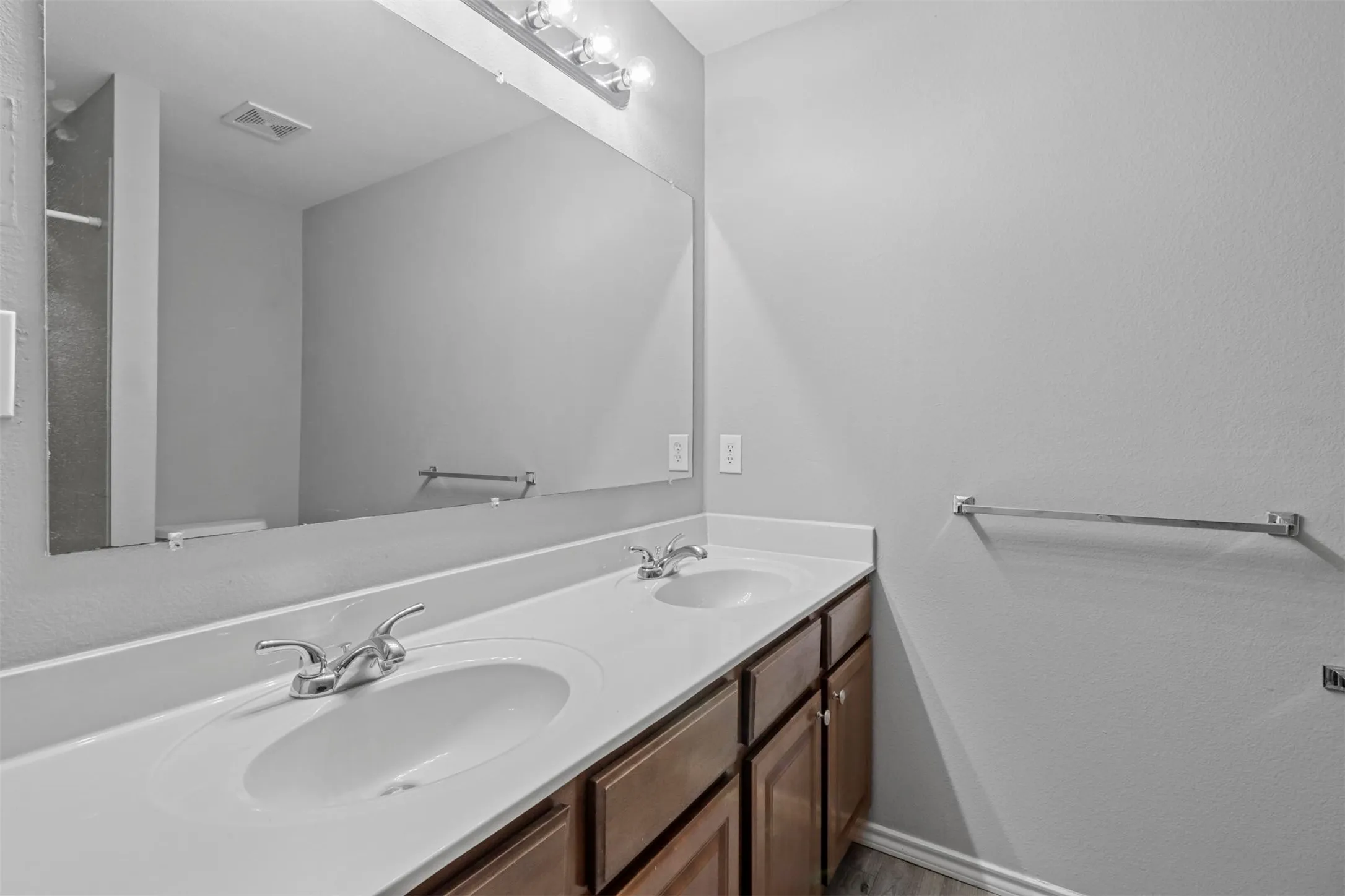 Duplex For Rent in Collin County , 931 Parkplace Ridge, Princeton, Texas 75407, 3 Bedroom, 3 Bathroom, 1 Garage spaces, 1,527 Sqft, built in 2008, mls#21378217, Real Estate Agent in Princeton, Homes For Rent in Collin county, Homes For Rent in Princeton, Realtor in Princeton Texas, Real Estate Brokerage Independent Realty Texas, Luminita Cordes Realtor