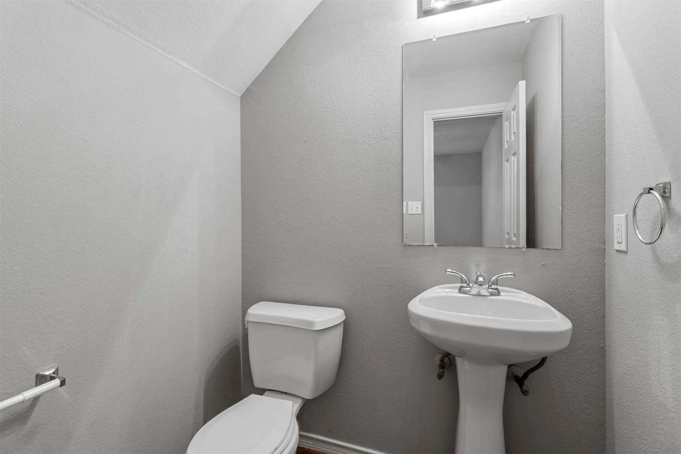 Duplex For Rent in Collin County , 931 Parkplace Ridge, Princeton, Texas 75407, 3 Bedroom, 3 Bathroom, 1 Garage spaces, 1,527 Sqft, built in 2008, mls#21378217, Real Estate Agent in Princeton, Homes For Rent in Collin county, Homes For Rent in Princeton, Realtor in Princeton Texas, Real Estate Brokerage Independent Realty Texas, Luminita Cordes Realtor