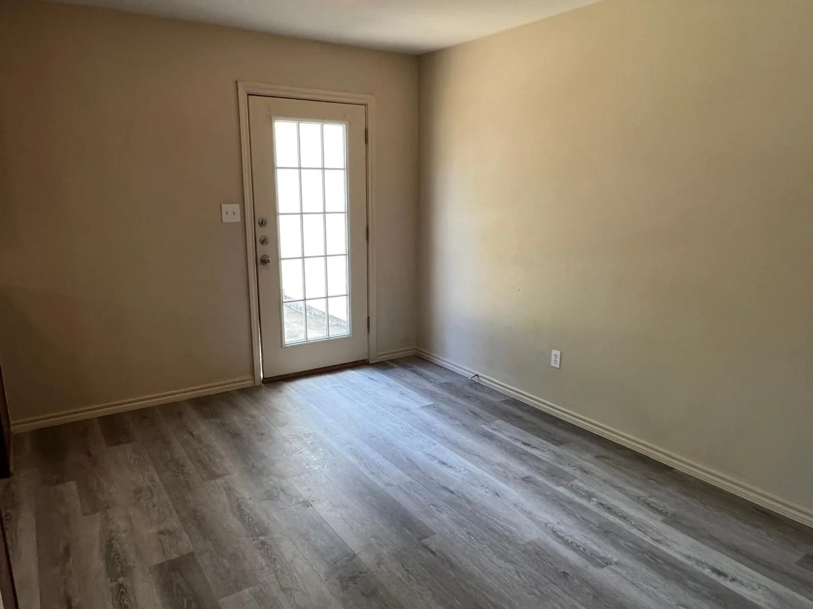 Duplex For Rent in Collin County , 931 Parkplace Ridge, Princeton, Texas 75407, 3 Bedroom, 3 Bathroom, 1 Garage spaces, 1,527 Sqft, built in 2008, mls#21378217, Real Estate Agent in Princeton, Homes For Rent in Collin county, Homes For Rent in Princeton, Realtor in Princeton Texas, Real Estate Brokerage Independent Realty Texas, Luminita Cordes Realtor