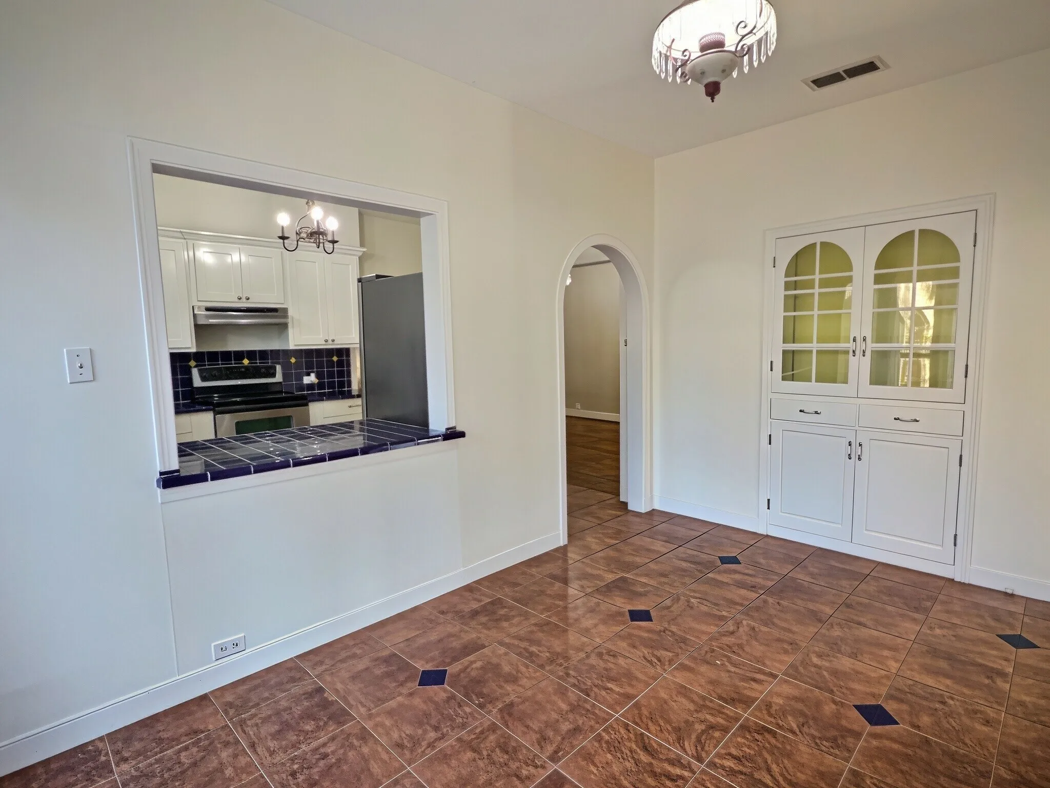 Single Family Residence For Sale in Comanche County , 941 S Texas Street, De Leon, Texas 76444, 3 Bedroom, 2 Bathroom, 2 Garage spaces, 2,900 Sqft, built in 1949, mls#21378216, Real Estate Agent in De Leon, Homes For Sale in Comanche county, Homes For Sale in De Leon, Realtor in De Leon Texas, Real Estate Brokerage Independent Realty Texas, Luminita Cordes Realtor